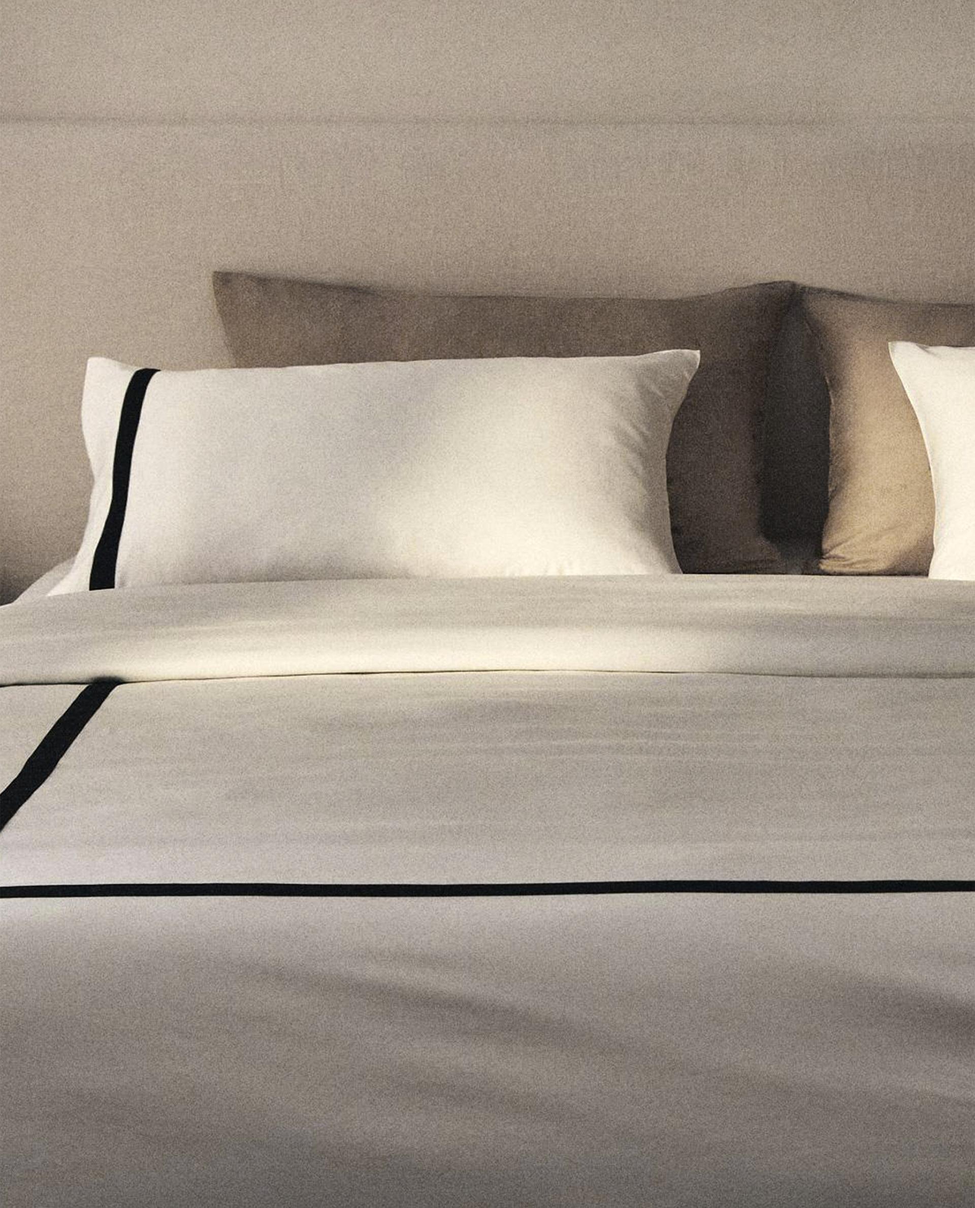 BORDERED SATEEN DUVET COVER (King)