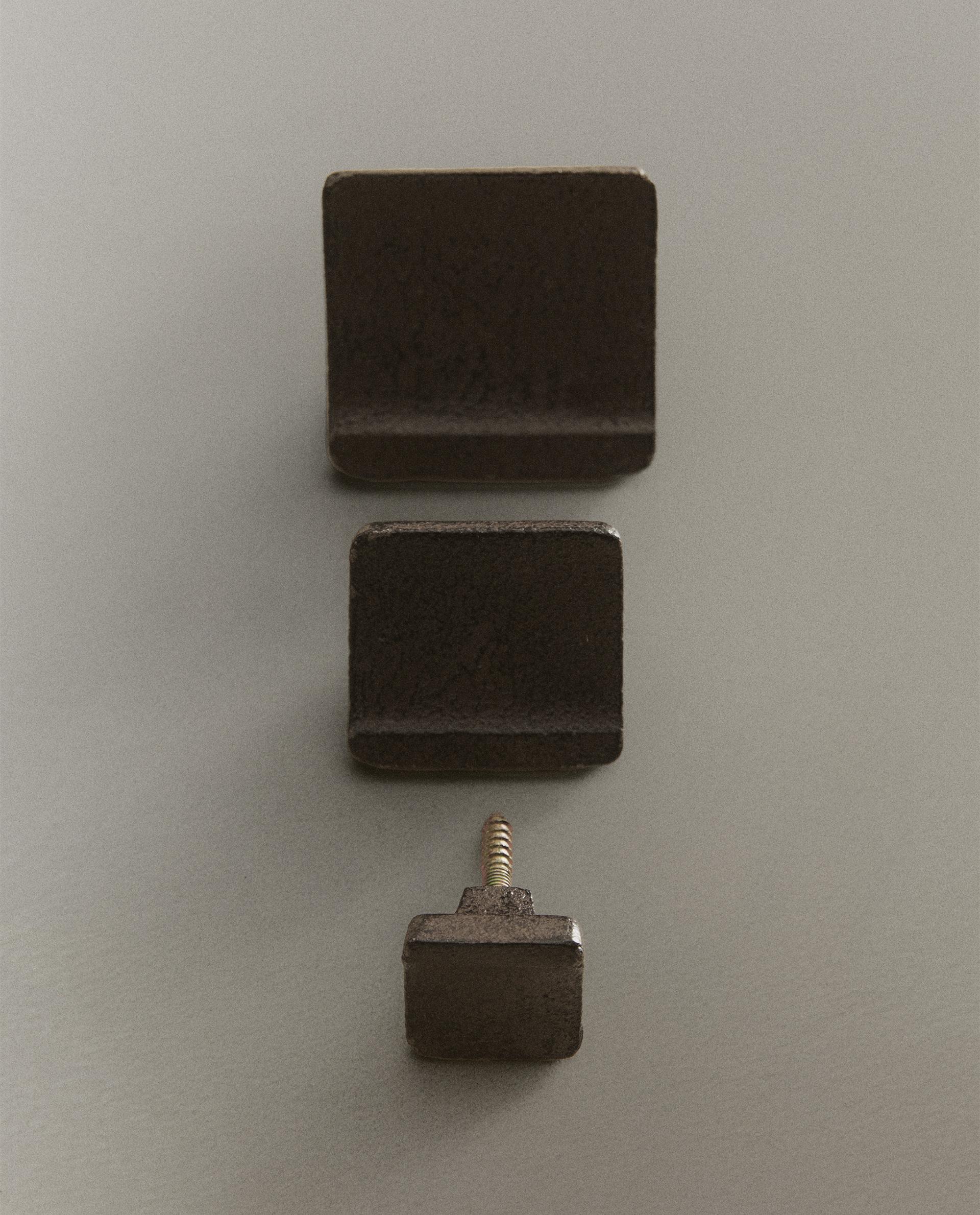 IRON HOOKS product thumbnail 3