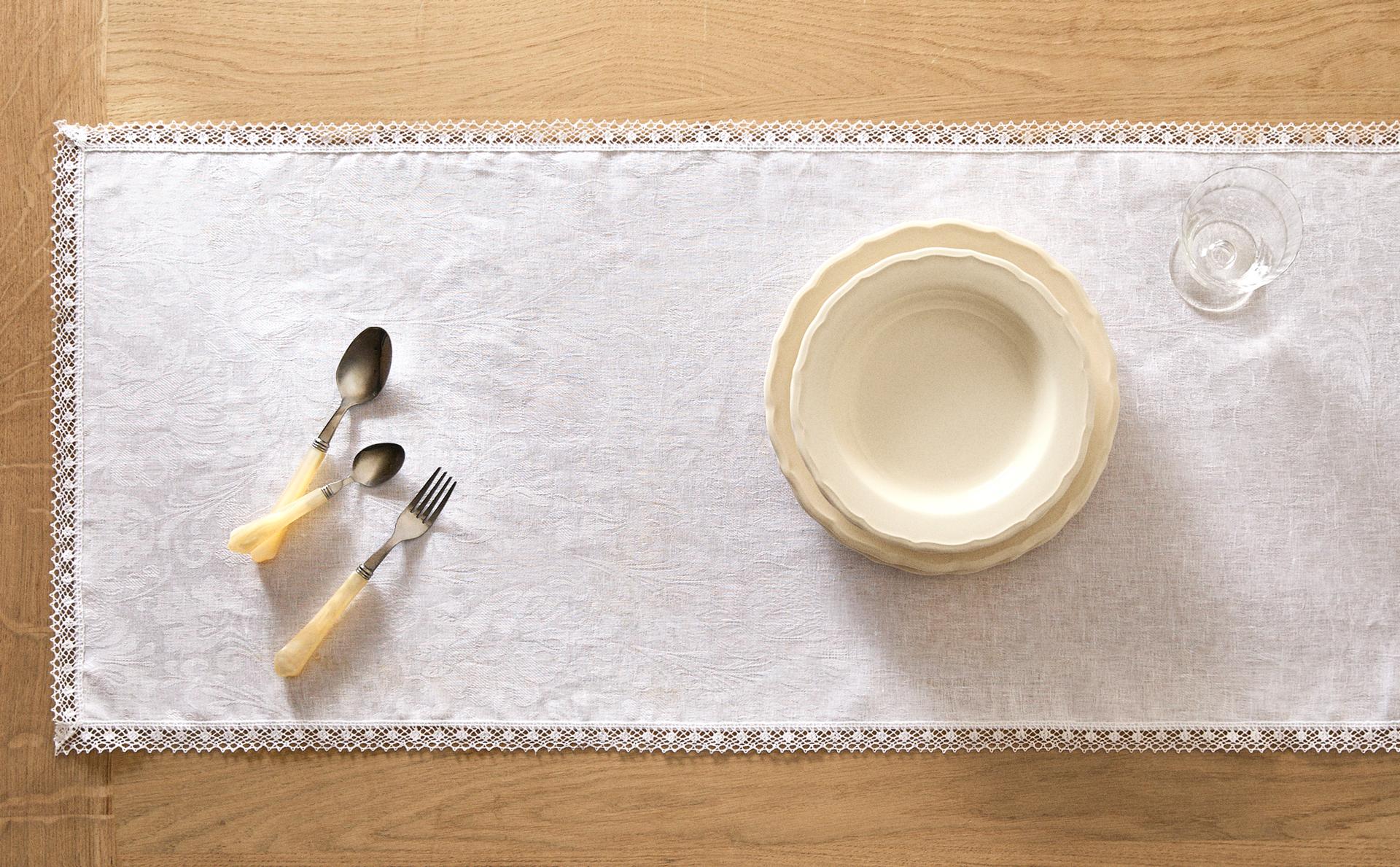 غطاء طاولة ضيق كتان جاكار غطاء طاولة ضيق كتان جاكار