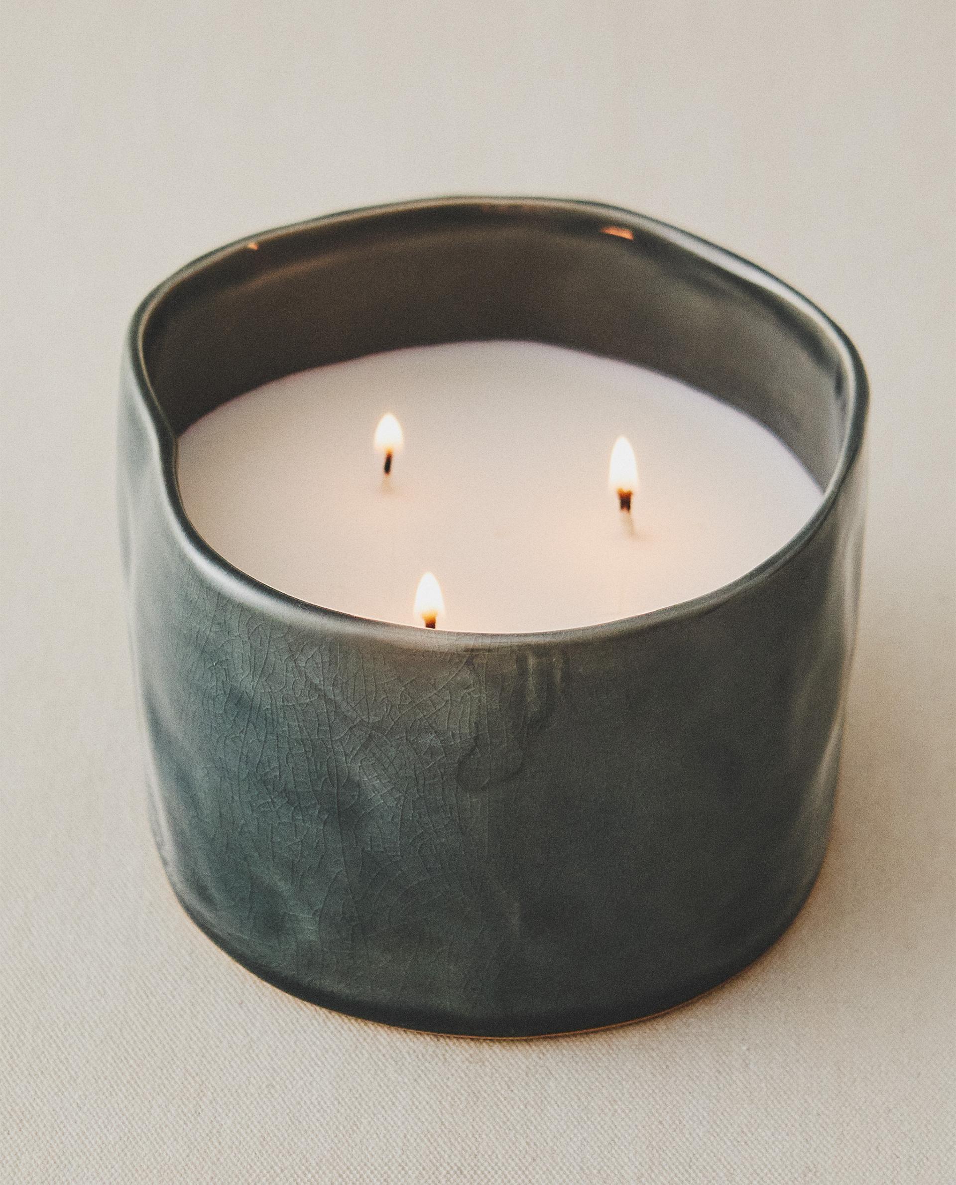 (150 G) VIBRANT ROSE SCENTED CANDLE product thumbnail 3