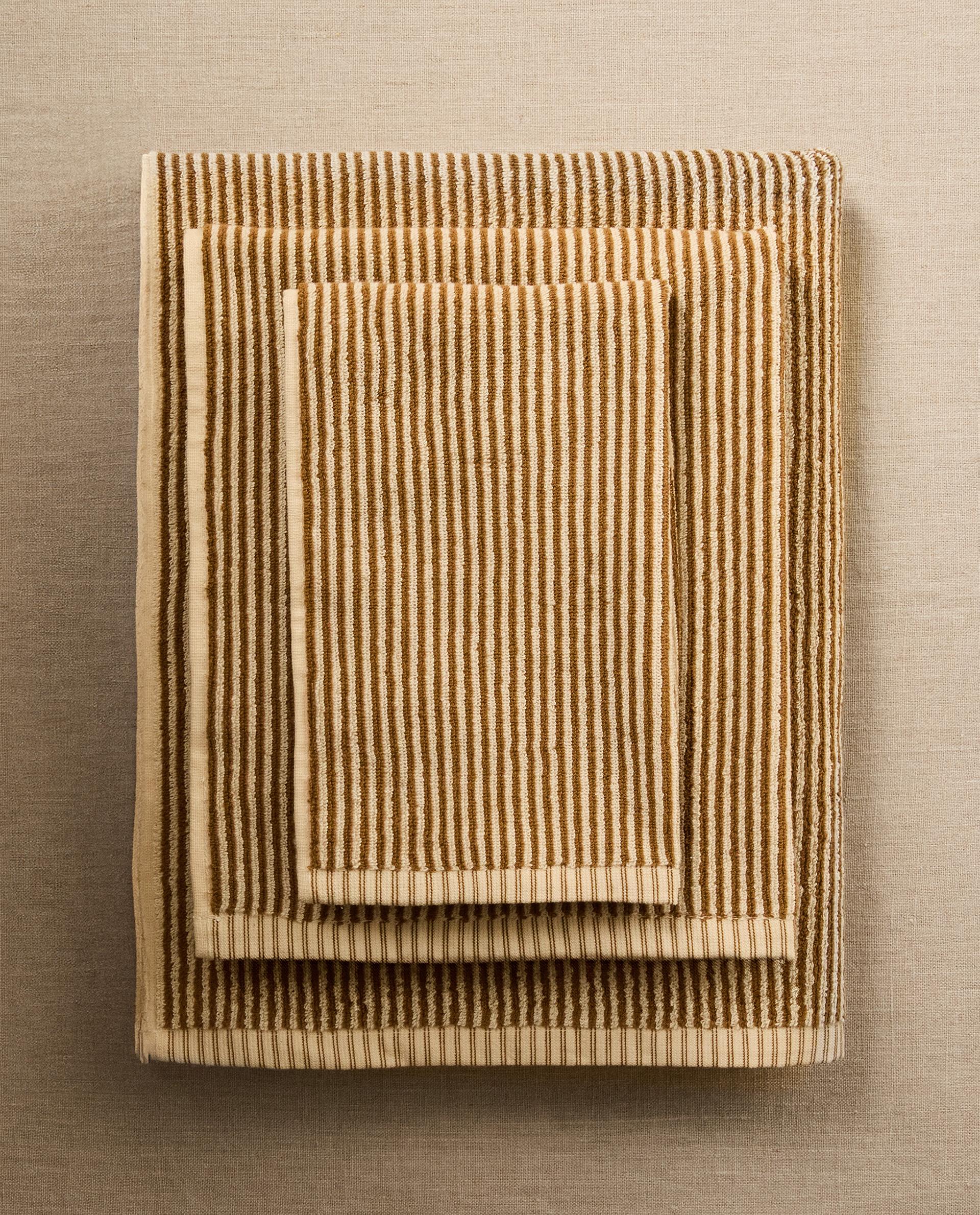 STRIPED BATH TOWEL