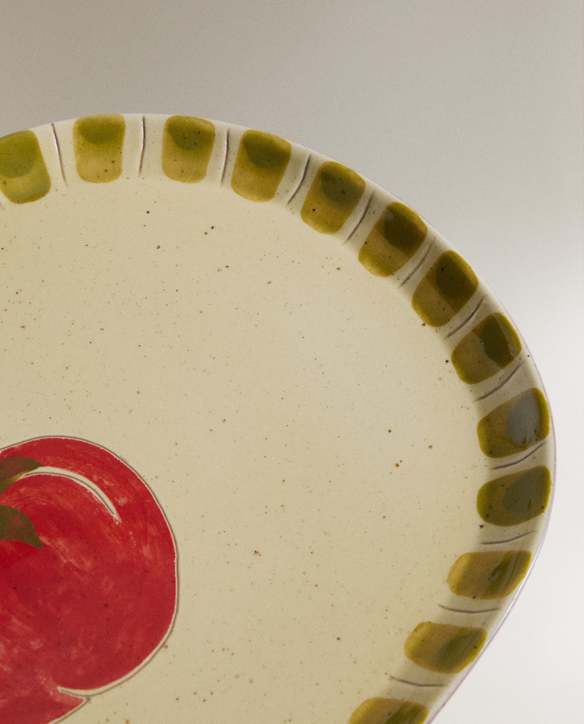 SERVING DISHES AND CUTLERY product thumbnail 2