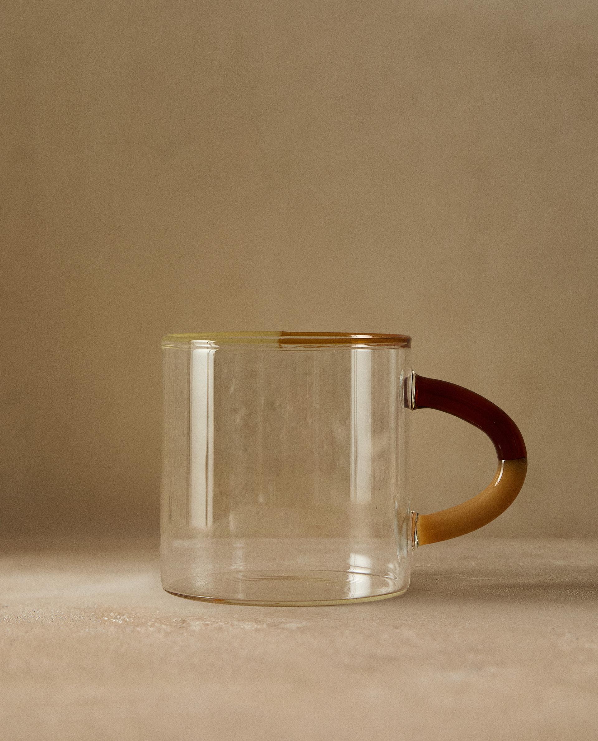 BOROSILICATE GLASS MUG WITH COLOURED HANDLE