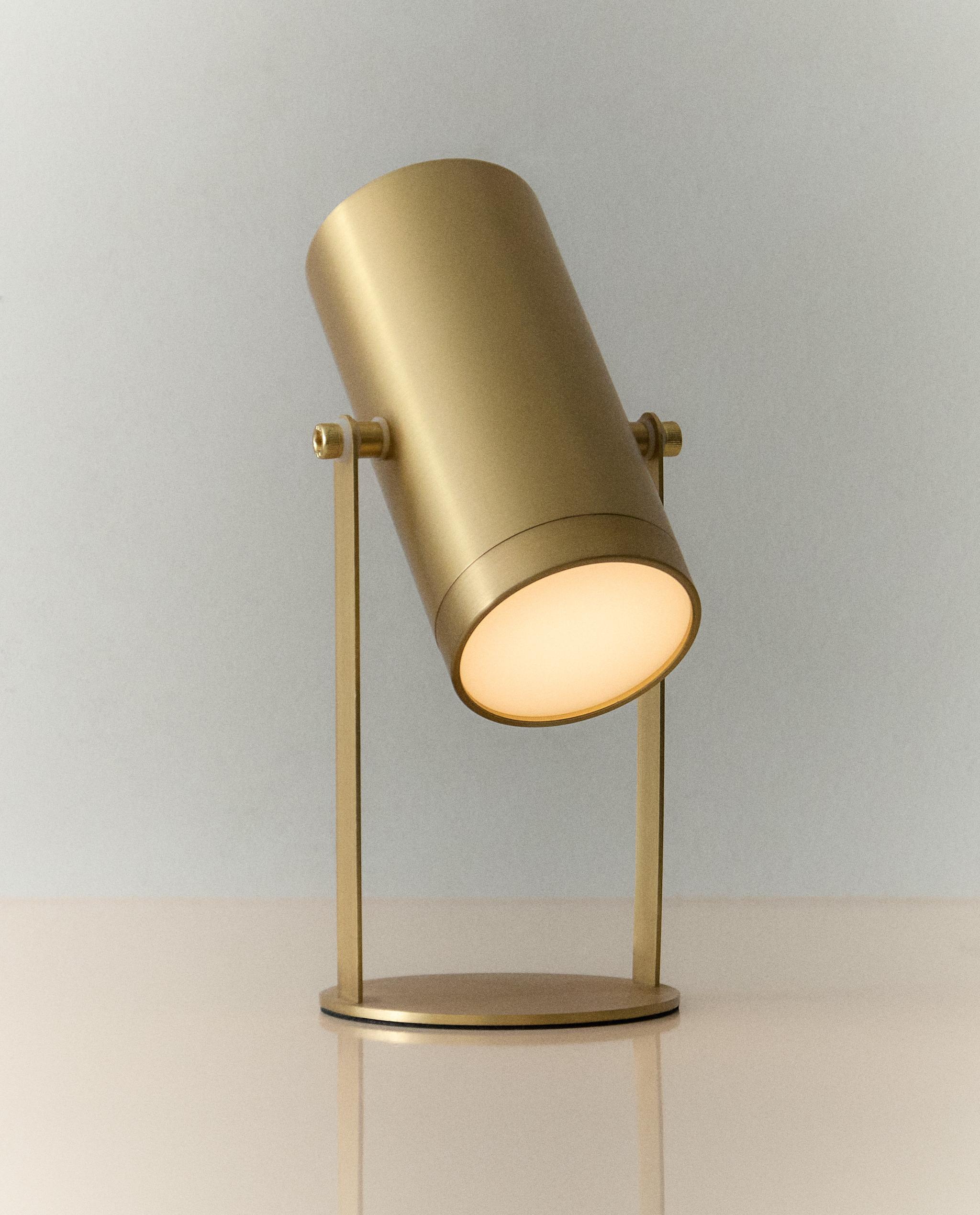 LAMP | USB RECHARGEABLE TABLE SPOTLIGHT