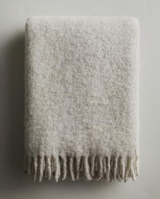 WOOL THROW