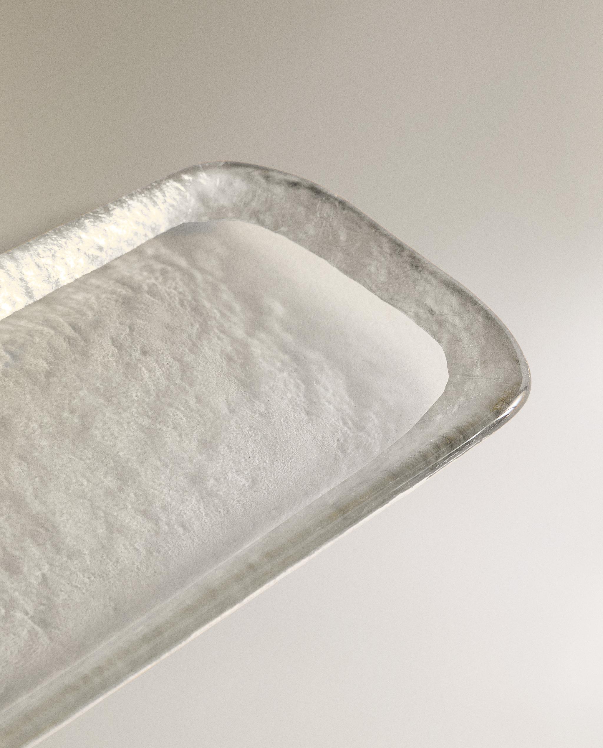RECTANGULAR GLASS SERVING DISH WITH RIM DETAIL product thumbnail 4