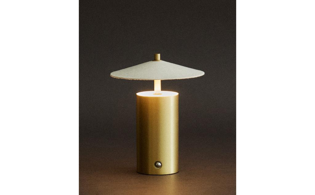 WIRELESS TABLE LAMP WITH PAPER LAMPSHADE