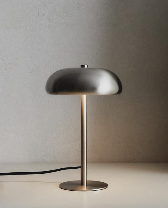 SMALL MONOCHROME TABLE LAMP SMALL MONOCHROME TABLE LAMP