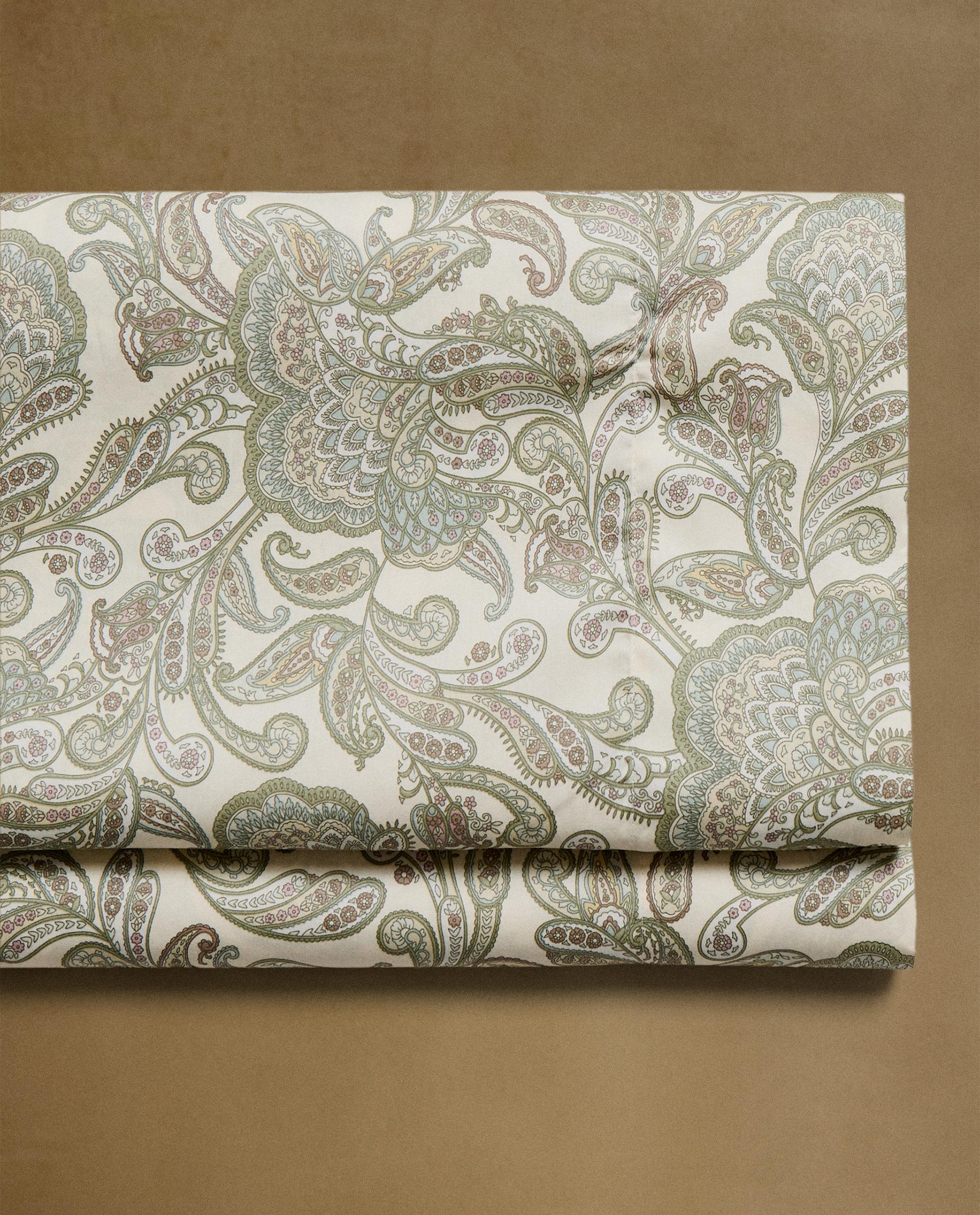 DRAP DE DESSUS SATIN PAISLEY