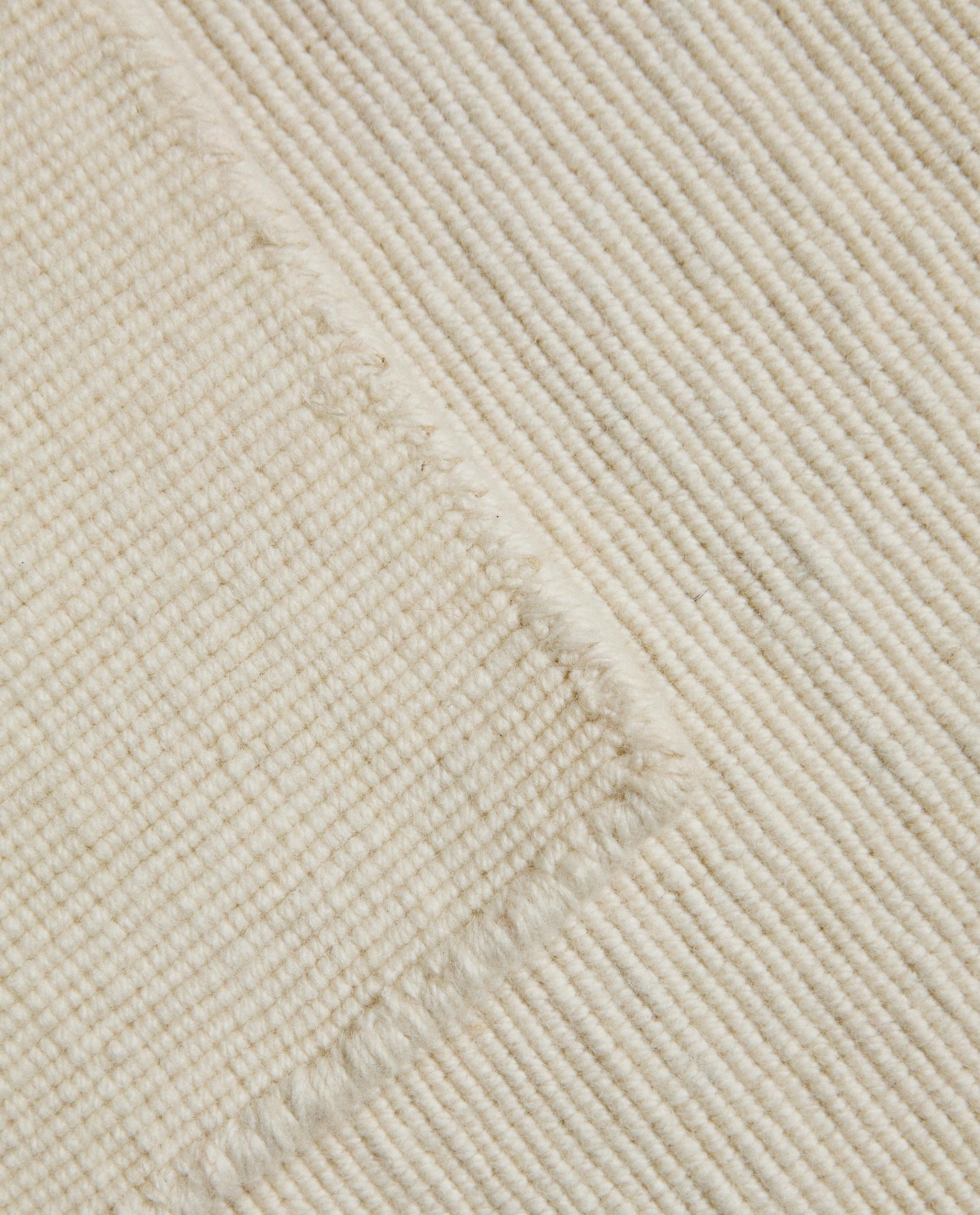WAVY LINE WOOL RUG product thumbnail 4