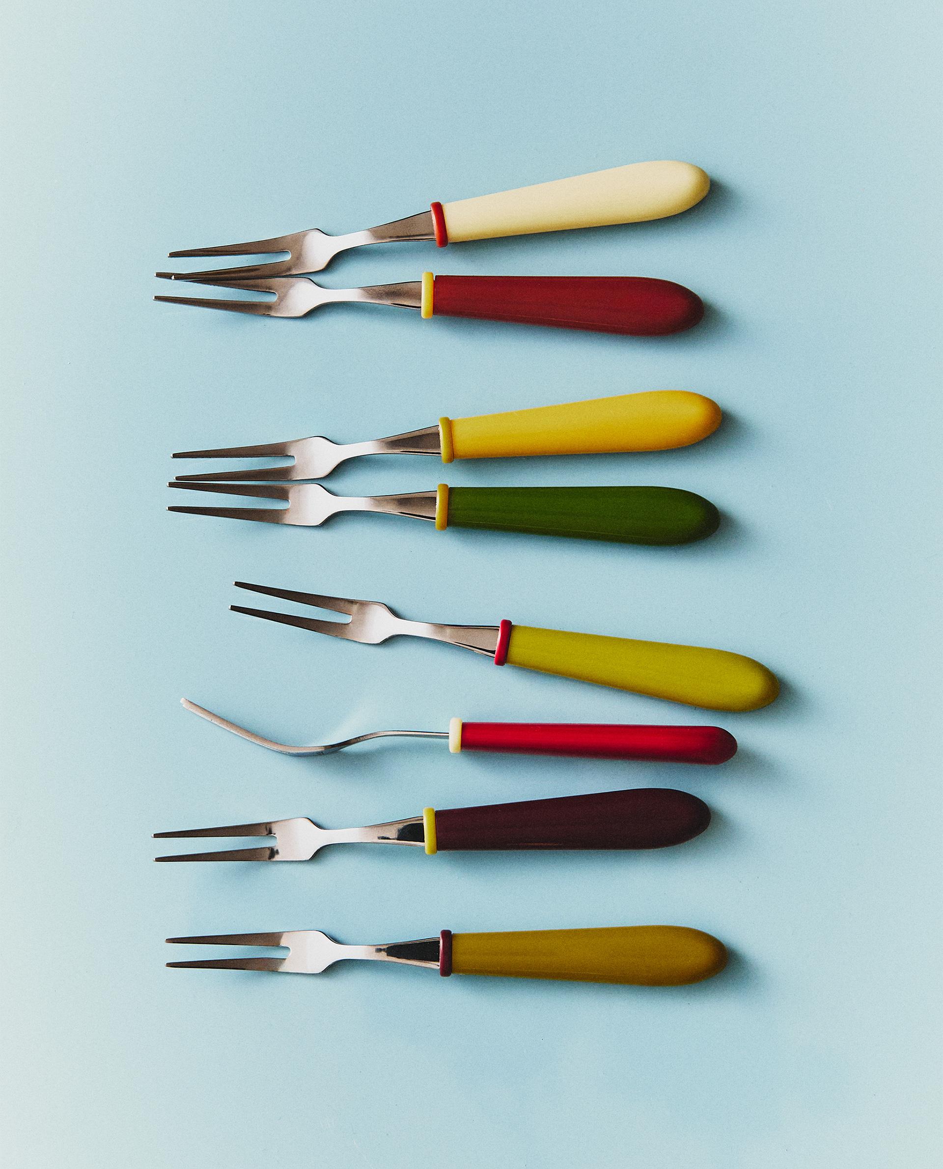 PACK OF MINI COLOURED RESIN FORKS (PACK OF 8) product thumbnail 11