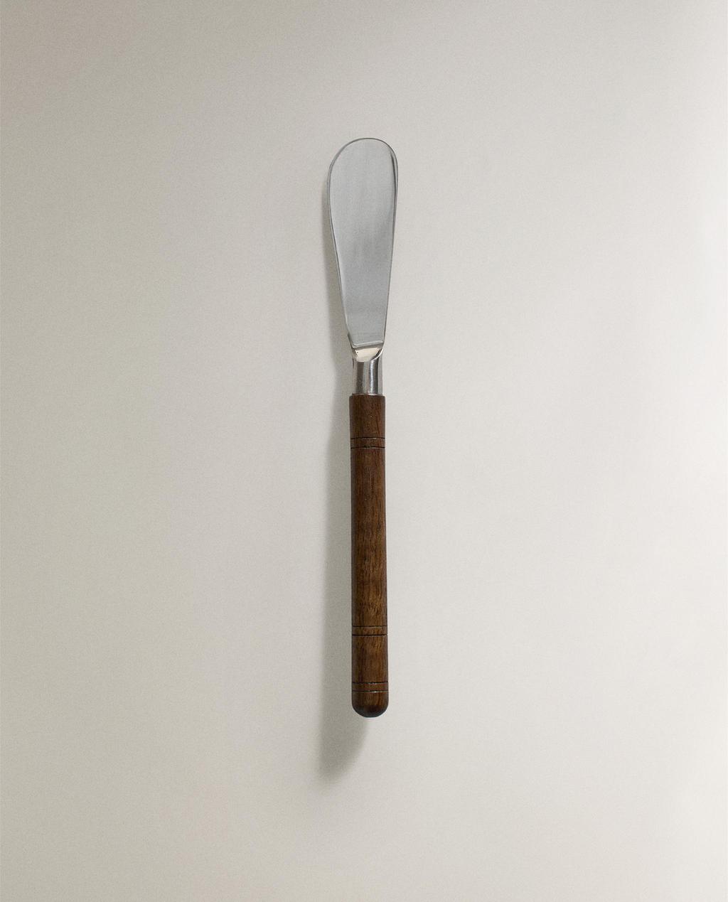 SMÖRKNIV MED HANDTAG I MANGOTRÄ