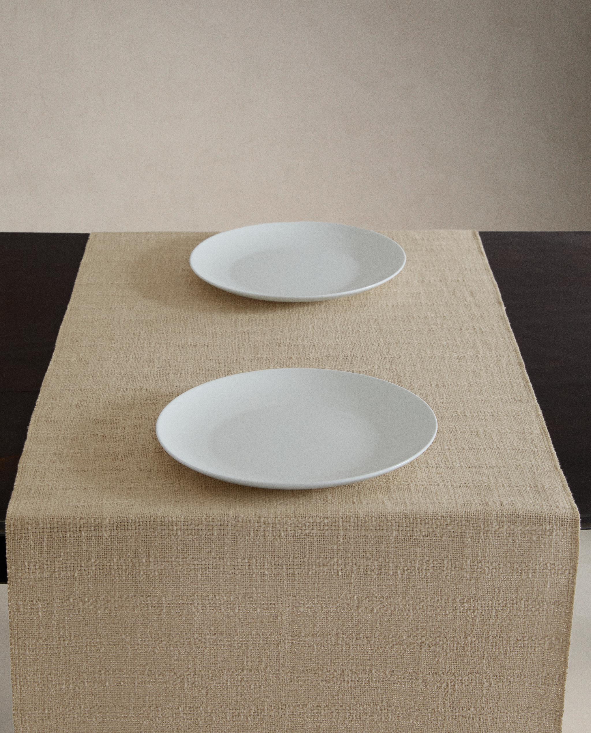 TEXTURED LINEN TABLE RUNNER product thumbnail 2