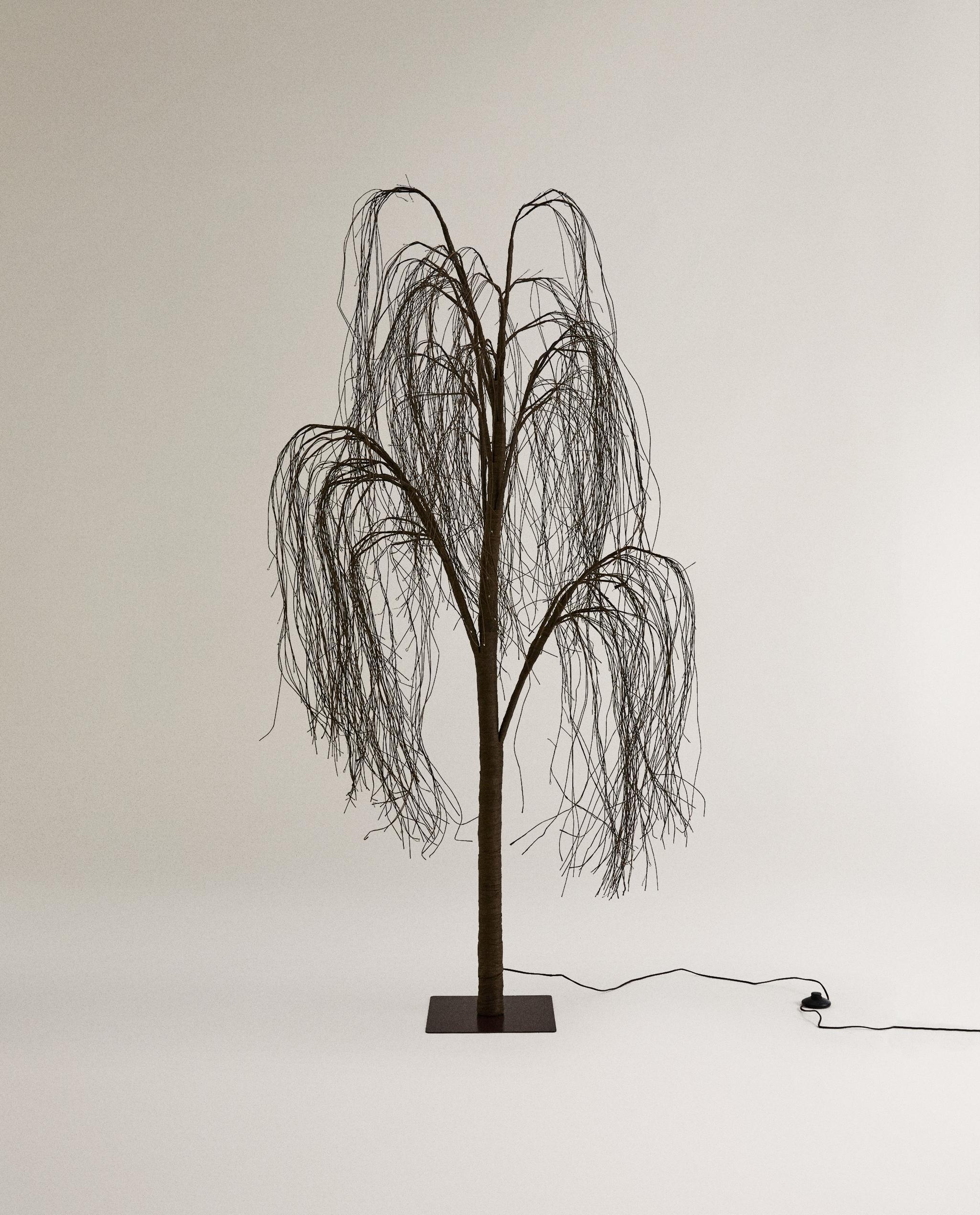 CHRISTMAS WILLOW TREE WITH LED LIGHT (70.9