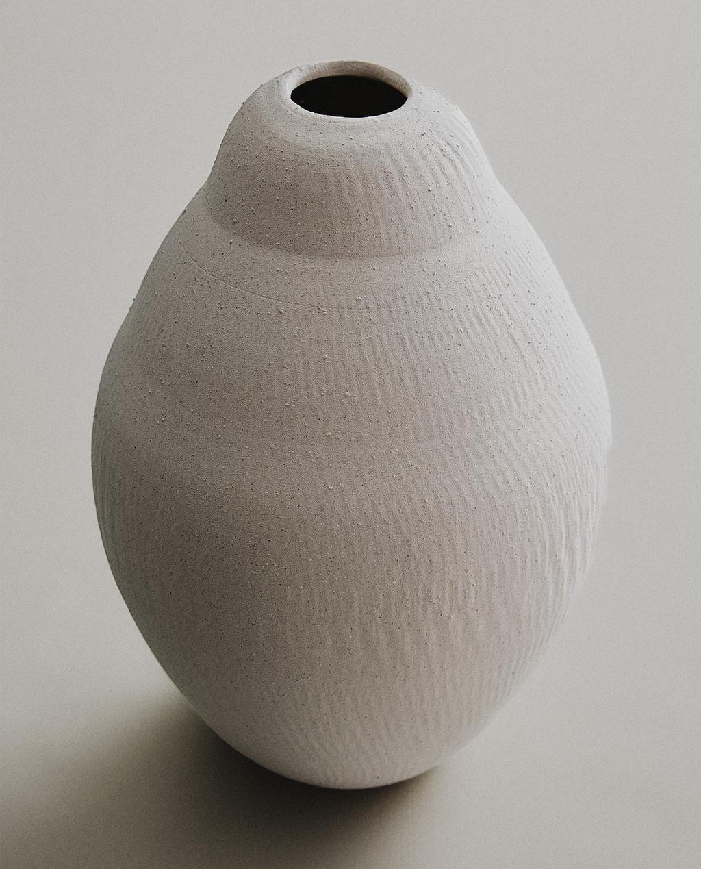 VASE CÉRAMIQUE RUGUEUSE VASE CÉRAMIQUE RUGUEUSE