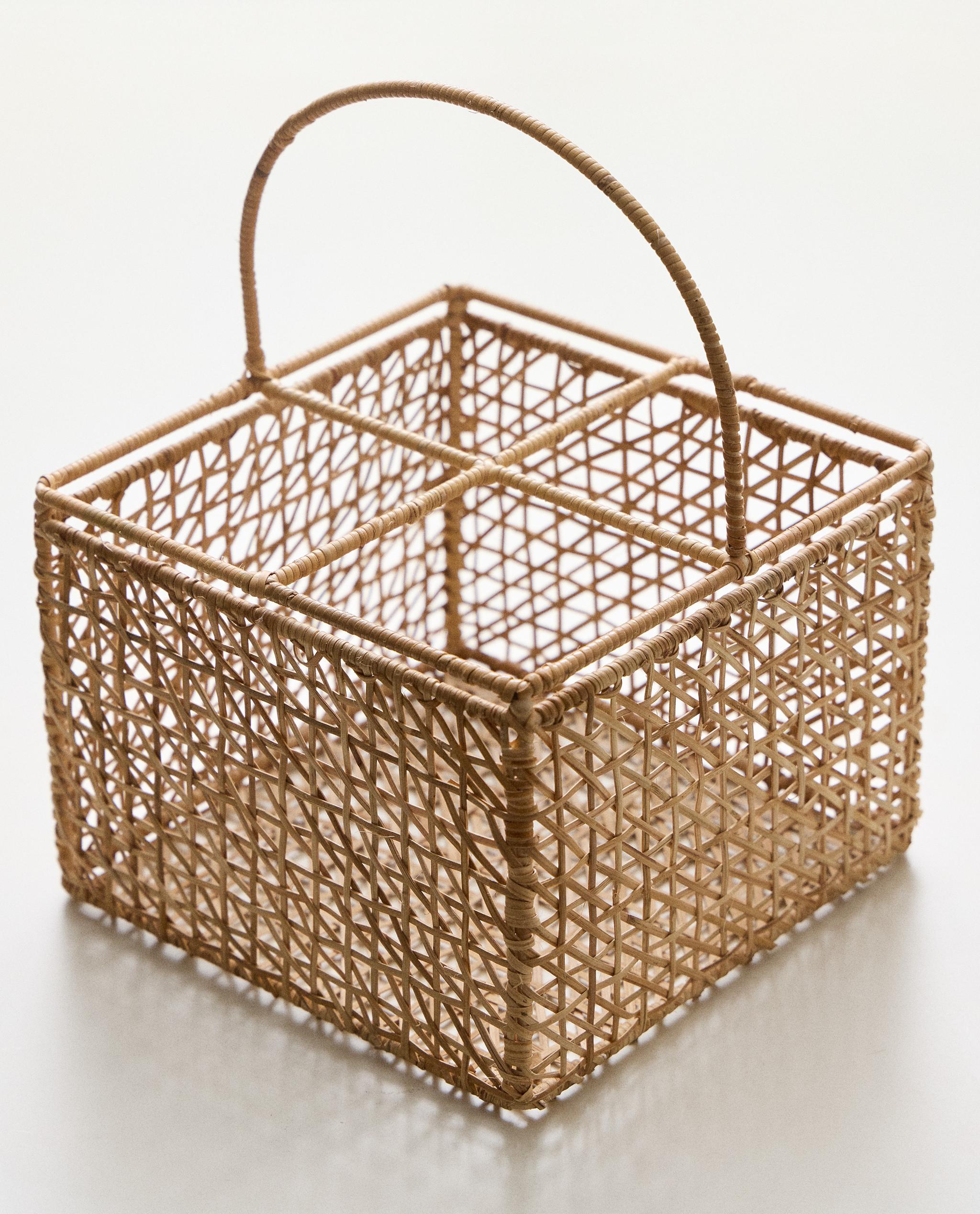 RATTAN BOTTLE STAND WITH HANDLE product thumbnail 7