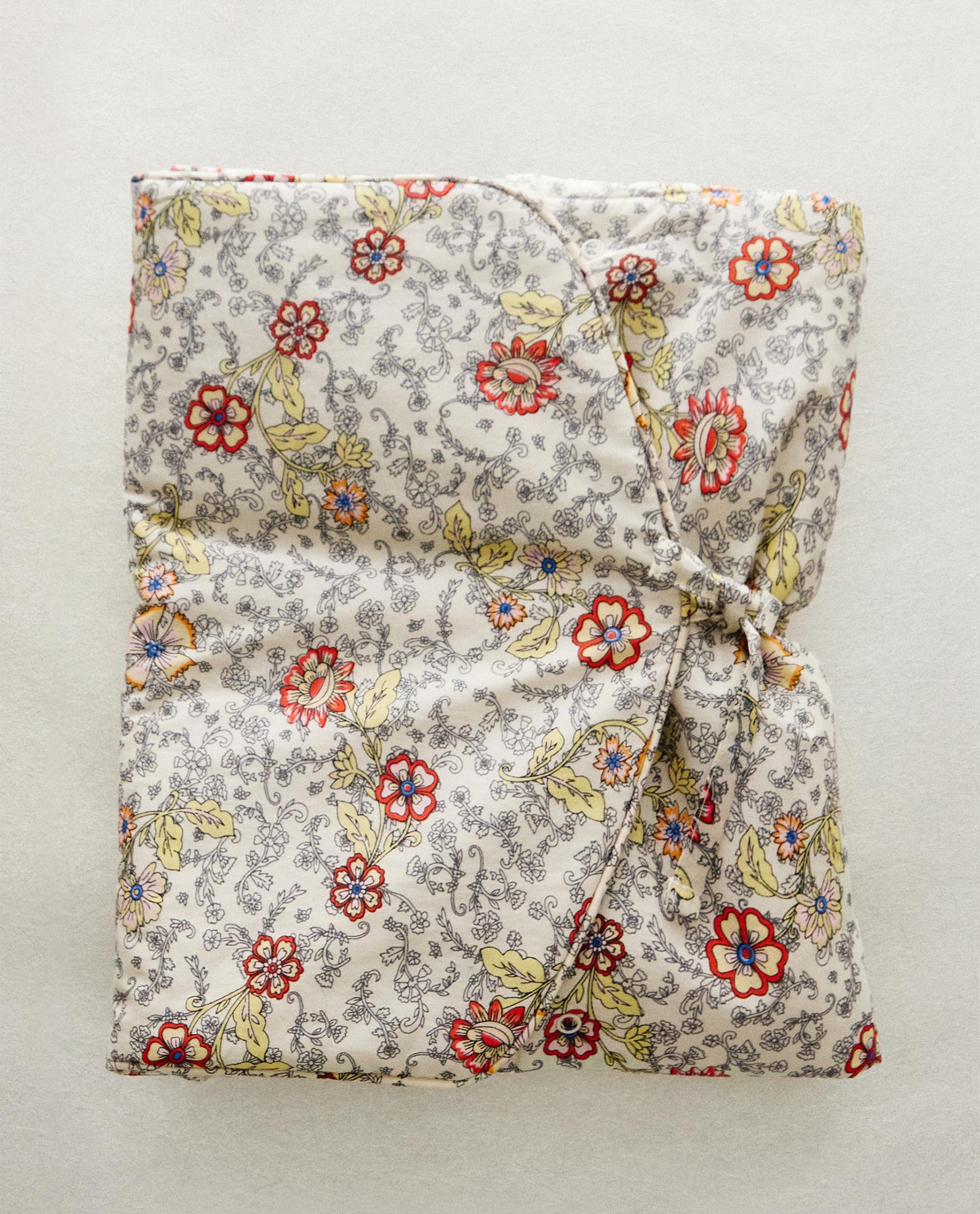 PORTABLE FLORAL BABY CHANGING MAT product thumbnail 12