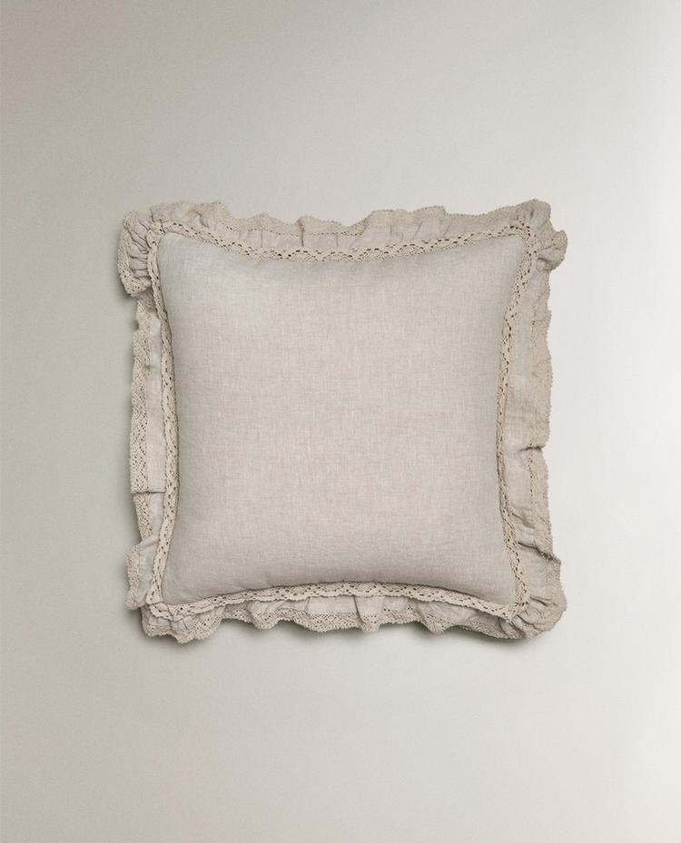 LINEN QUILTED CUSHION COVER WITH LACE TRIM