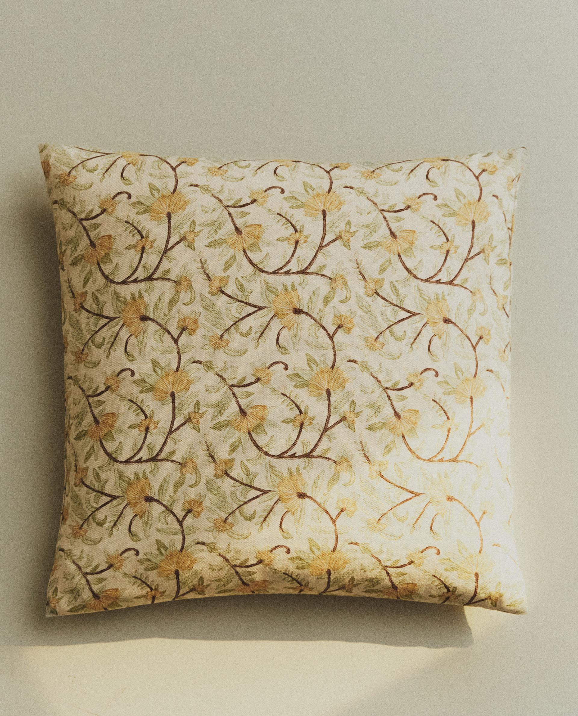 the pillows フライヤー 10枚 FLORAL PRINT THROW PILLOW COVER | Zara Home United States of