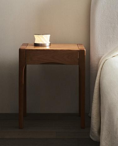 OAK BEDSIDE TABLE WITH DRAWER