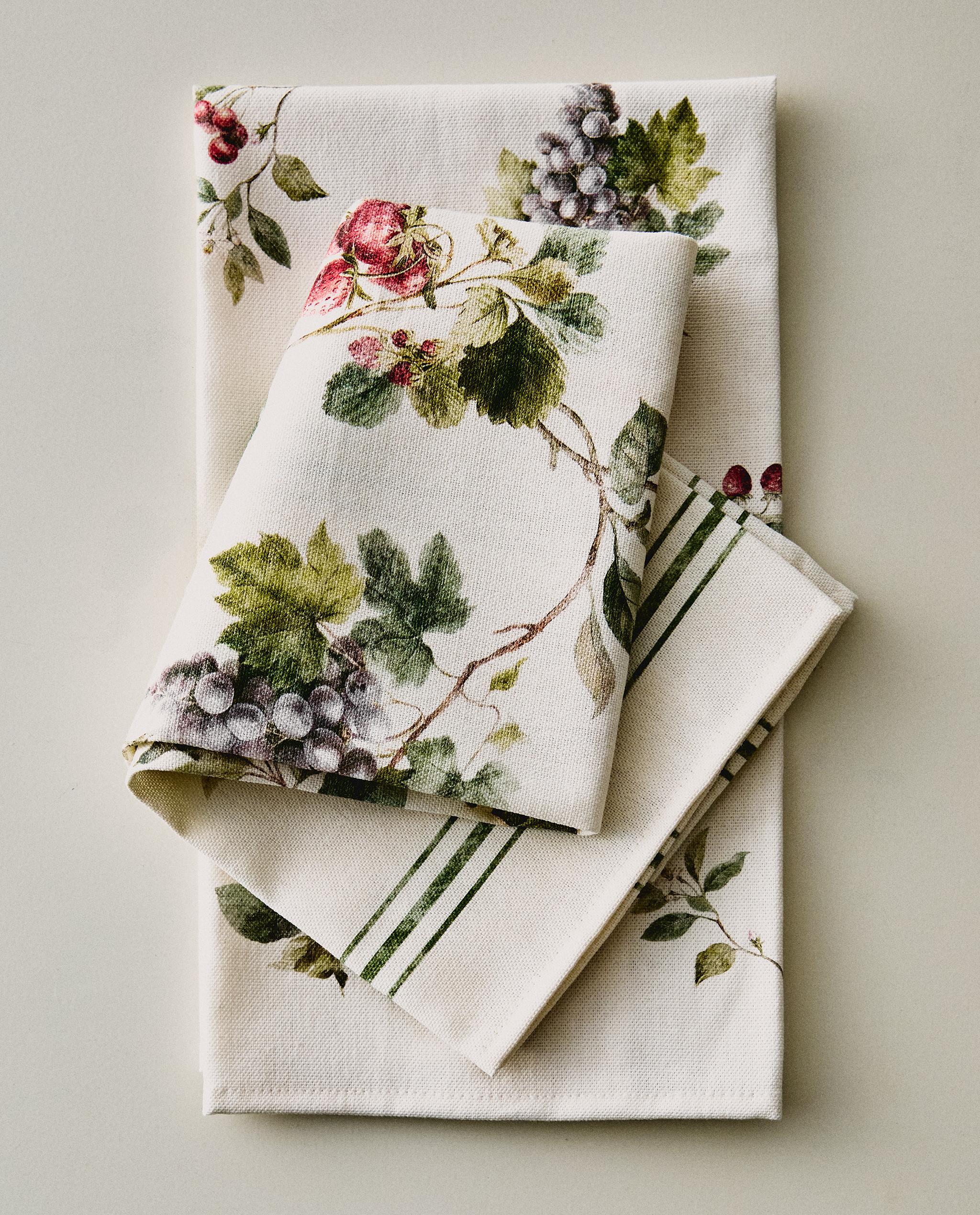 PACK OF FLORAL COTTON TEA TOWELS (PACK OF 2)