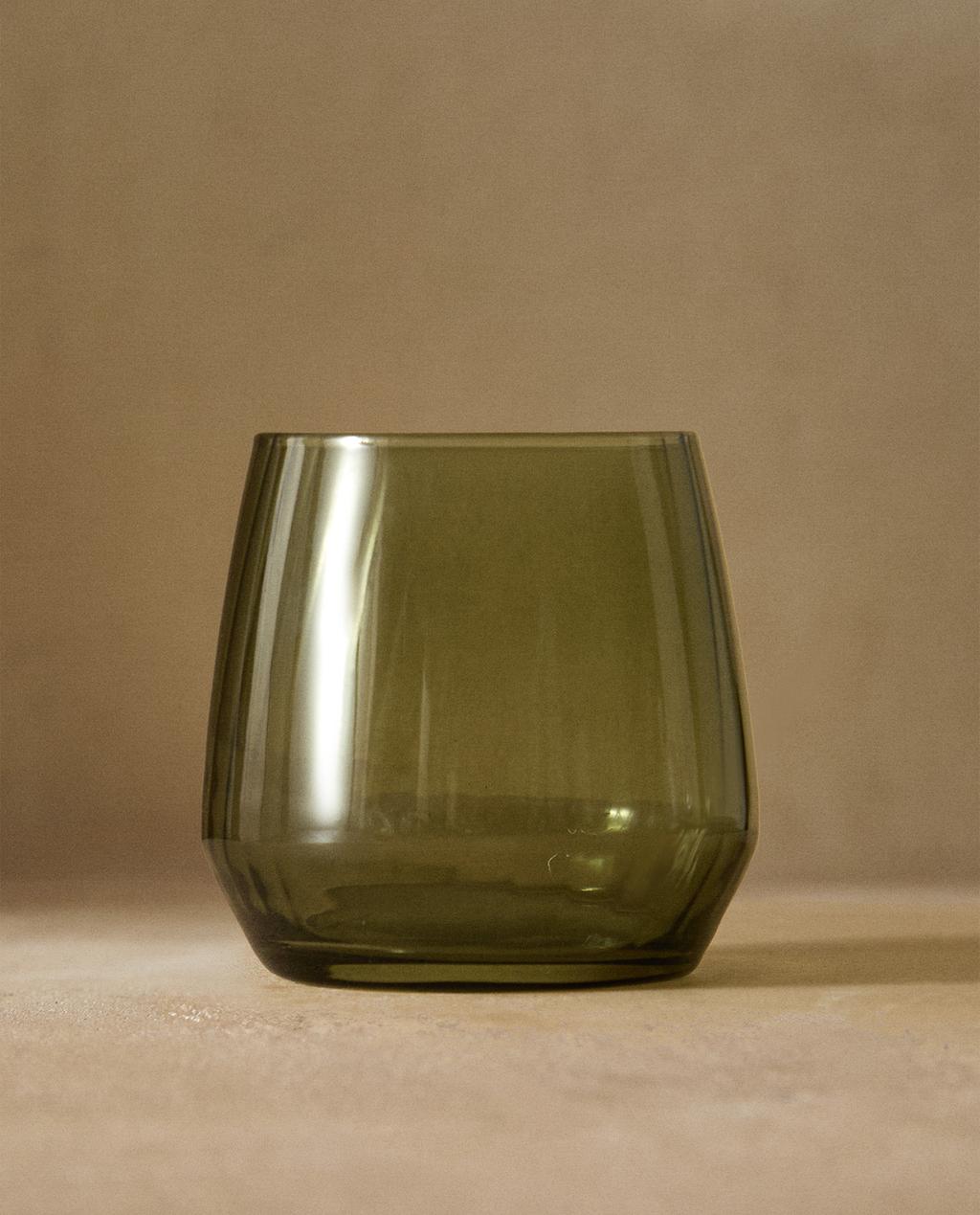 GLASS TUMBLER WITH LINE DESIGN