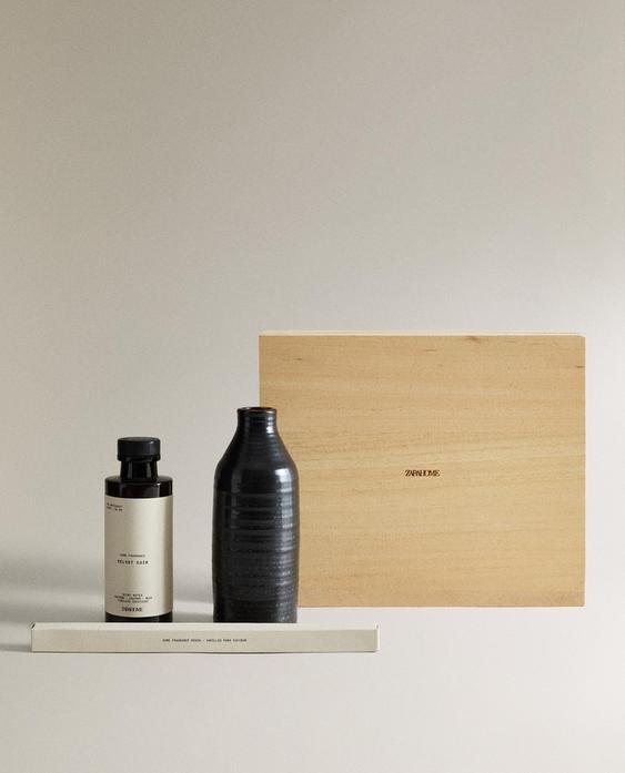 (120 ML) DIFFUSEUR MIKADO IMITATION VELOURS CUIR ET RÉCIPIENT CÉRAMIQUE (120 ML) DIFFUSEUR MIKADO IMITATION VELOURS CUIR ET RÉCIPIENT CÉRAMIQUE