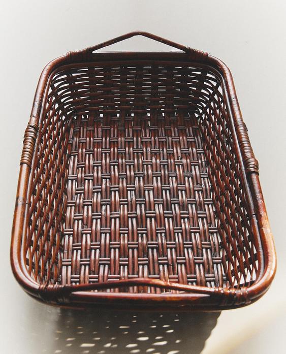 سلة من الخيزران الهندي بمقابض