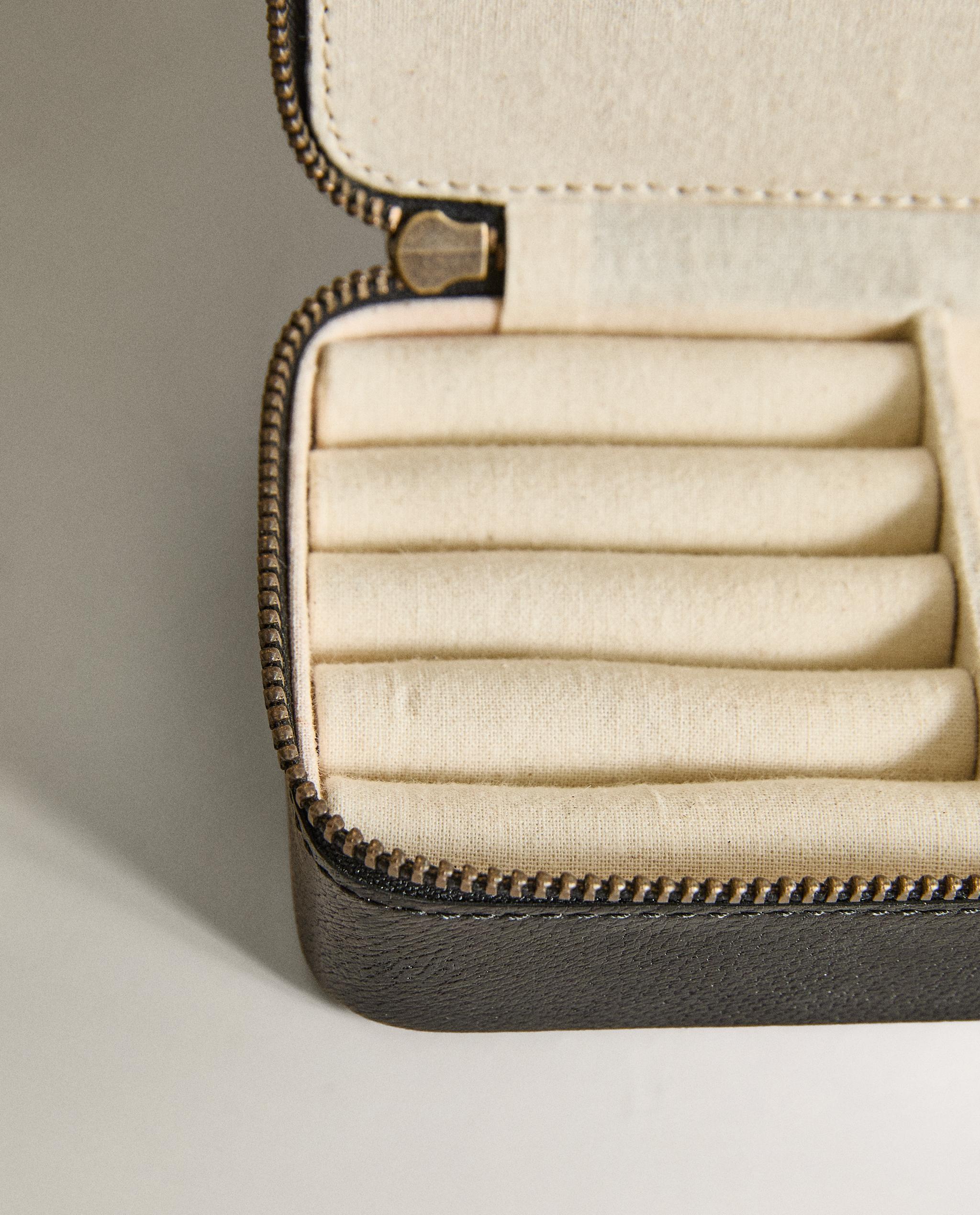 46191452800-a2.jpg?ts=