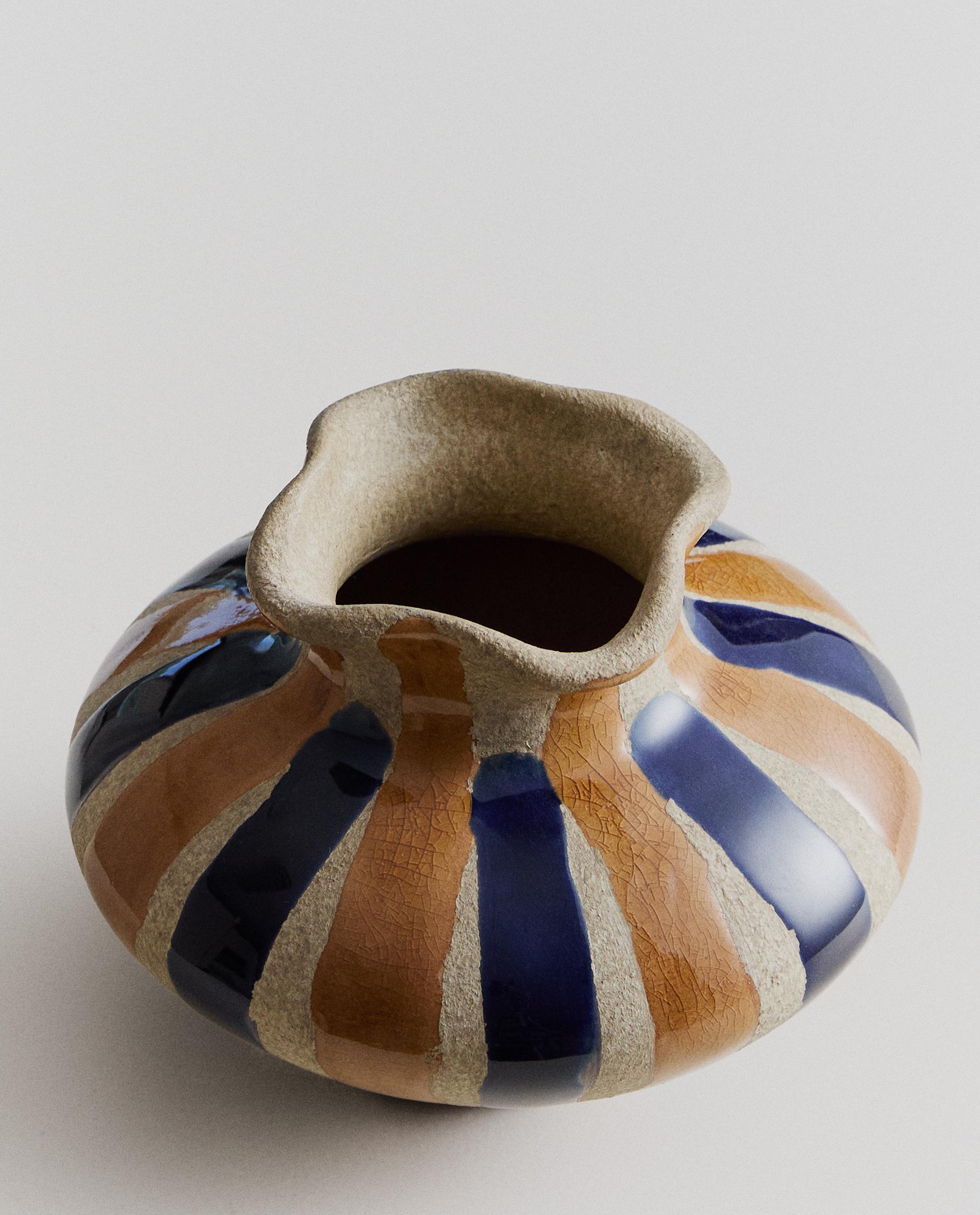 DECORATIVE ROUND CERAMIC VASE product thumbnail 12