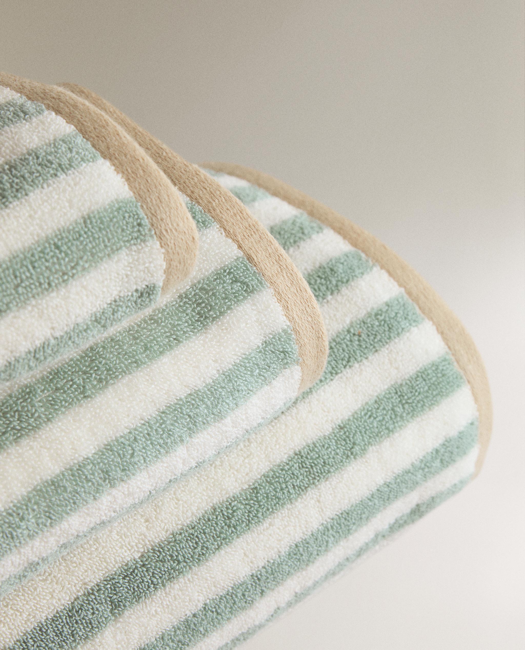 REVERSIBLE STRIPED BATH TOWEL product thumbnail 5