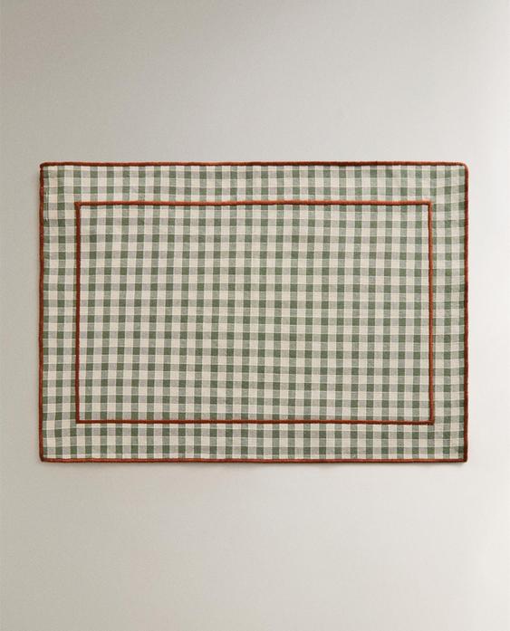 CHECK PLACEMAT WITH TOPSTITCHING