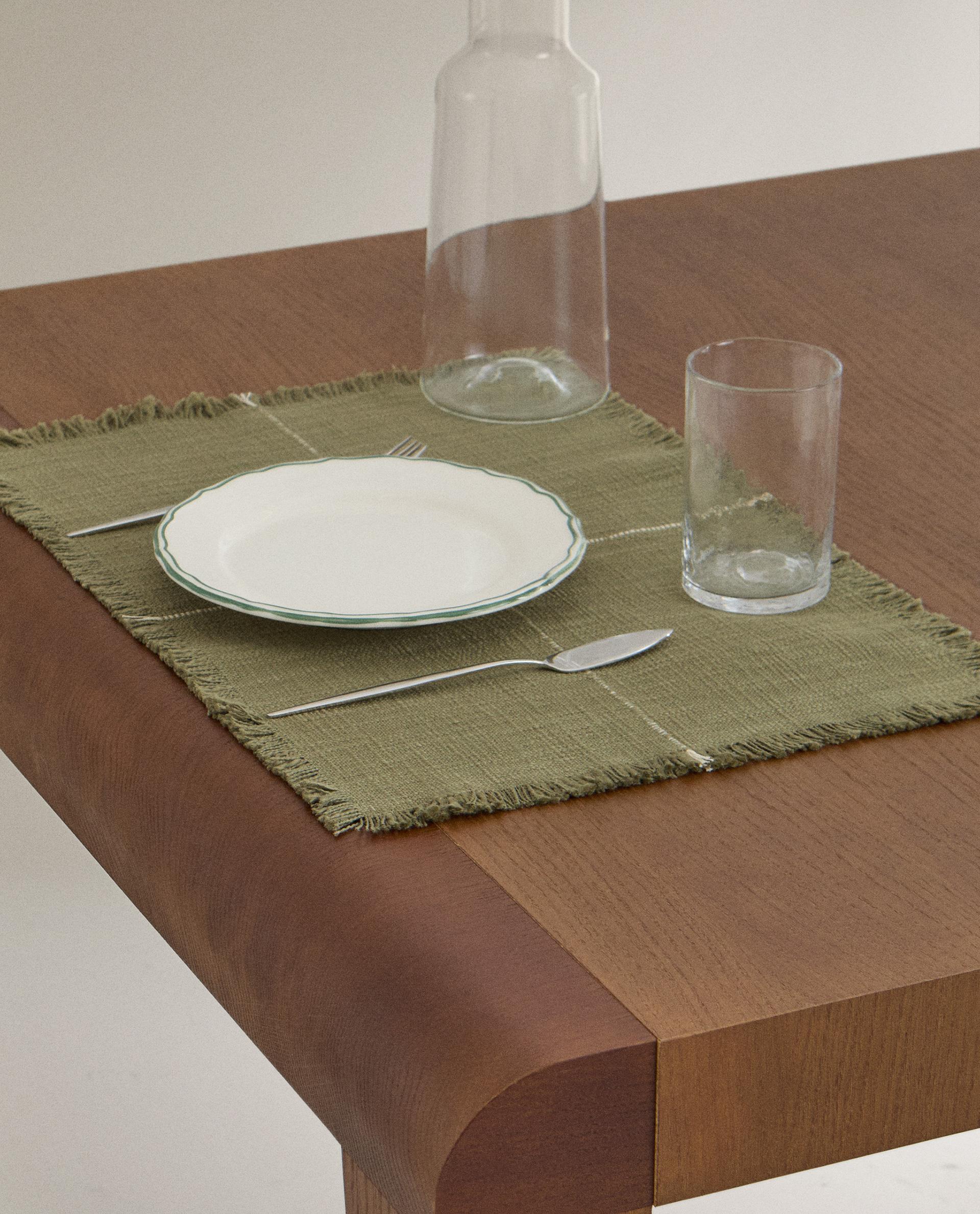 COTTON PLACEMAT WITH CONTRAST STRIPE