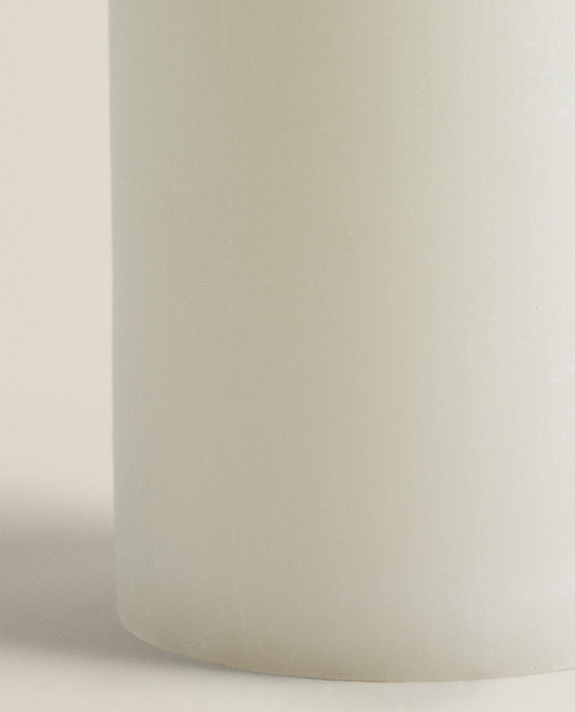 DECORATIVE CYLINDRICAL CANDLE product thumbnail 9