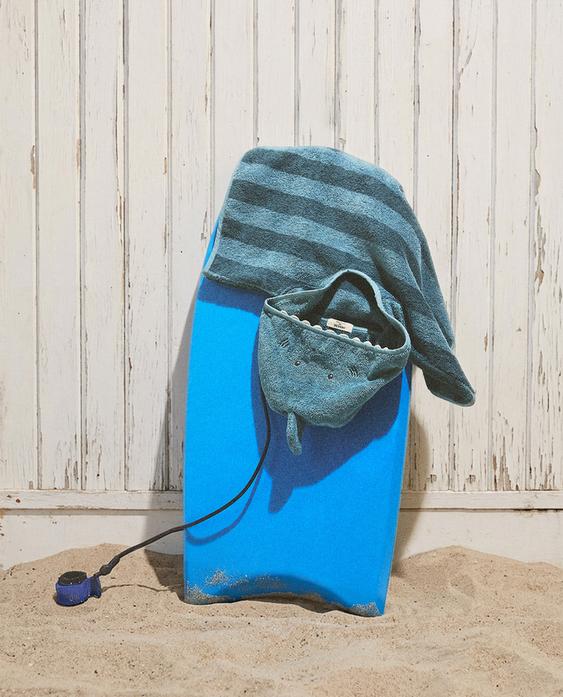 KIDS’ SHARK BEACH PONCHO