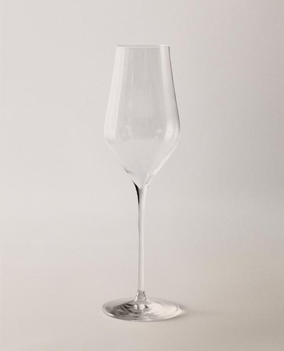 כוס יינות מבעבעים מקריסטלין בצבע חלק