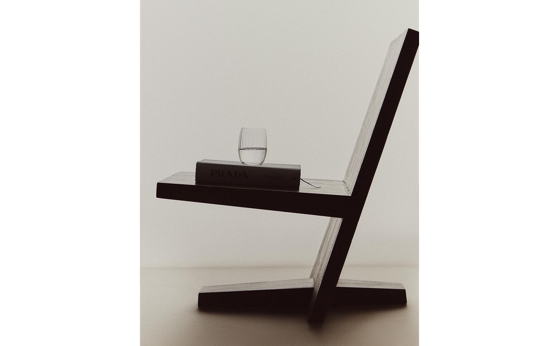 LOUNGE CHAIR 02 LOUNGE CHAIR 02