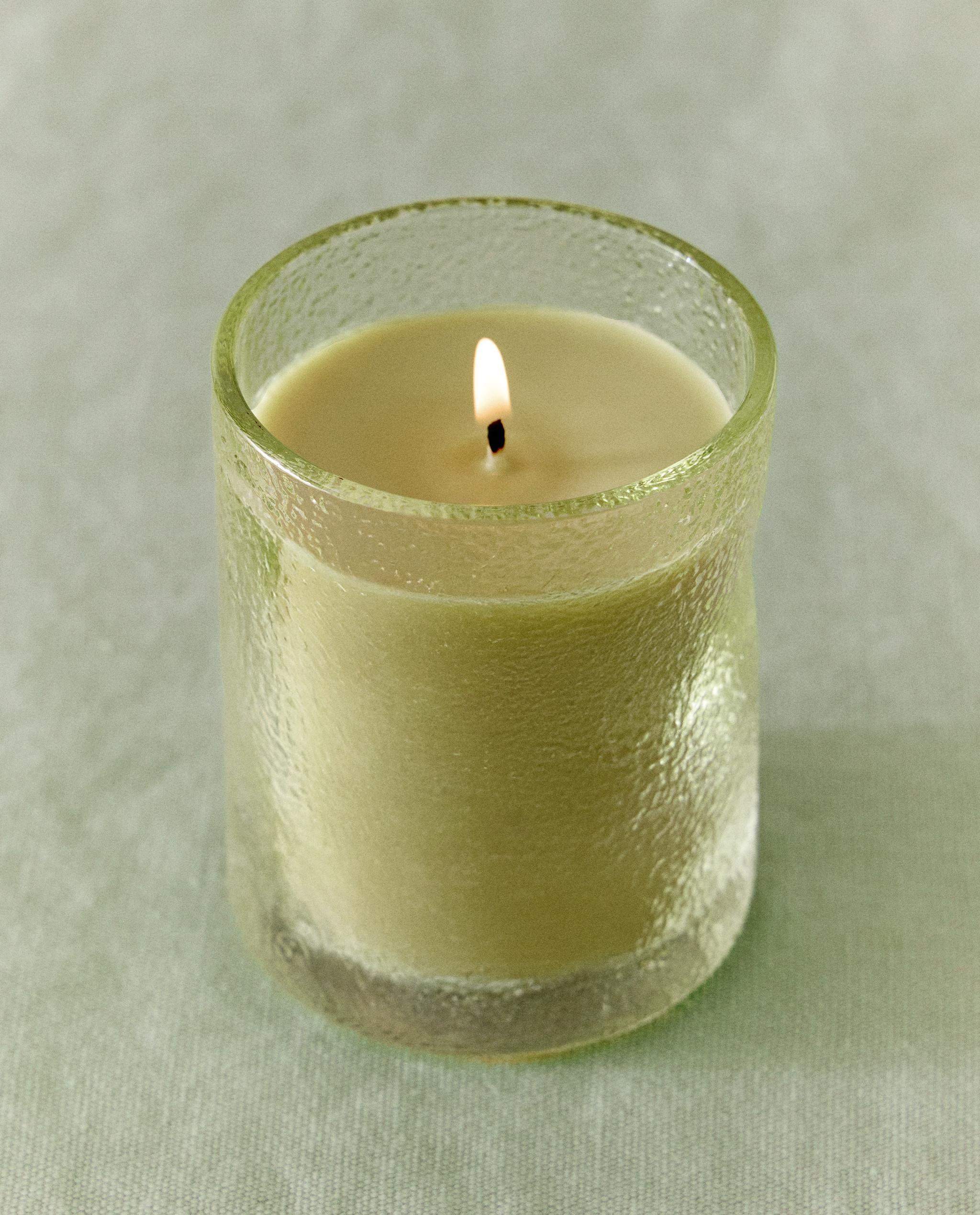 (155 G) VETIVER MELON SCENTED CANDLE product thumbnail 10