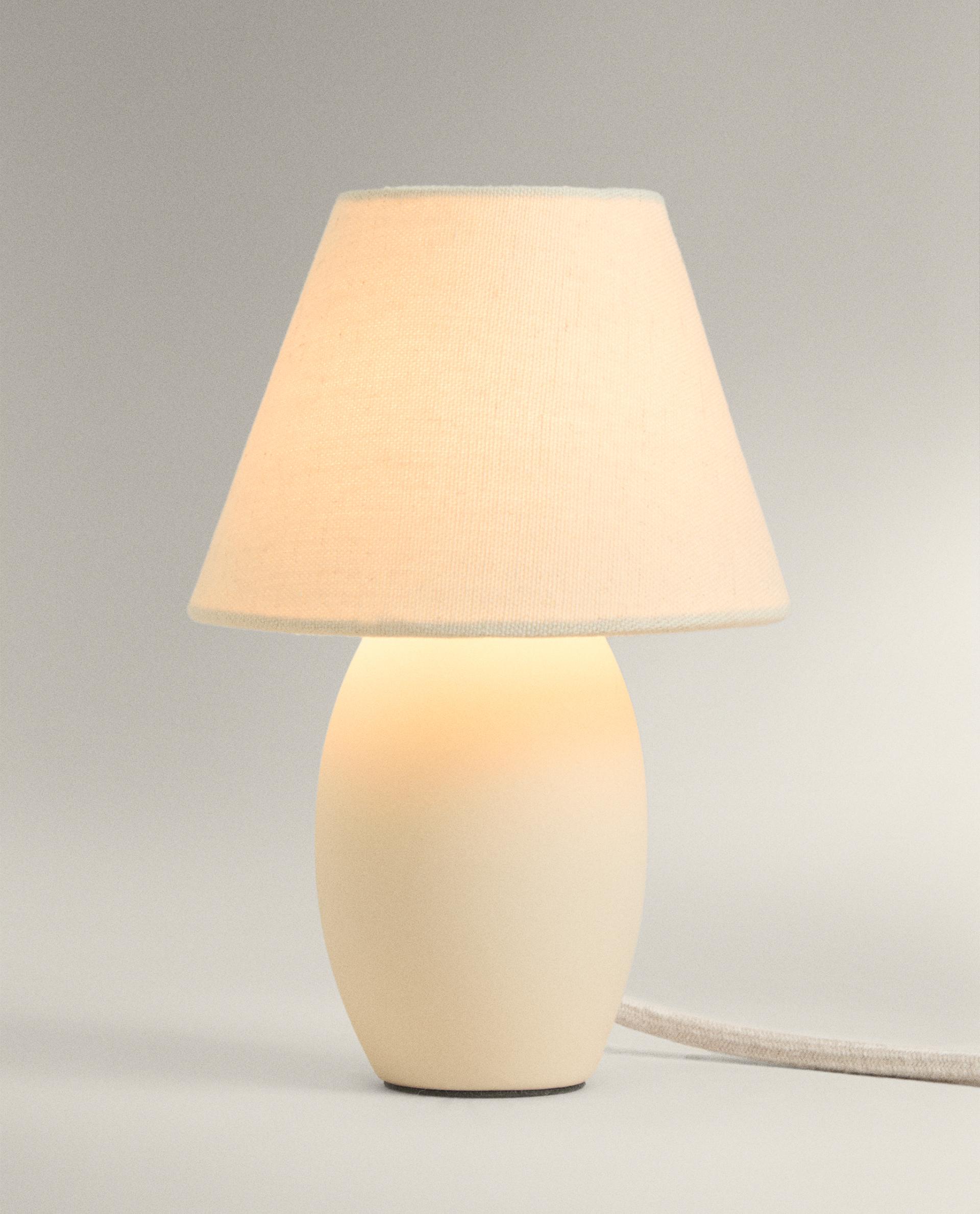 CERAMIC TABLE LAMP