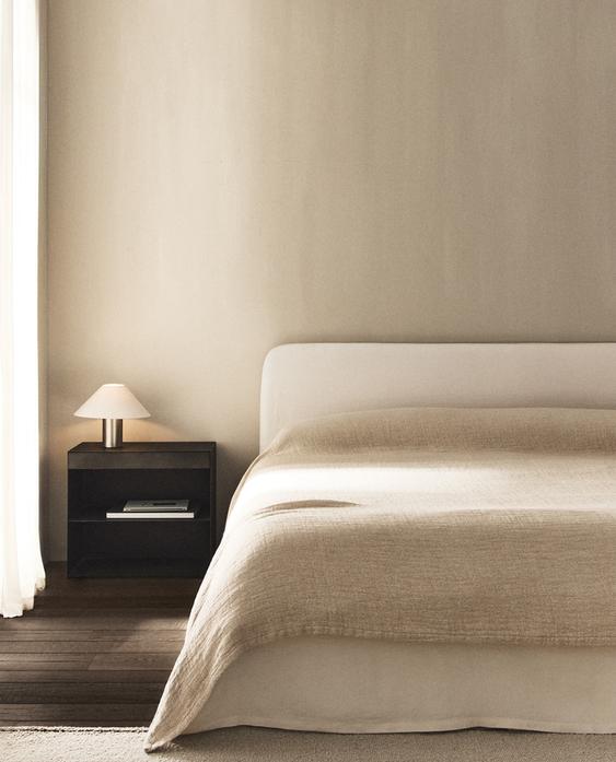 TAGESDECKE MIT TEXTUR