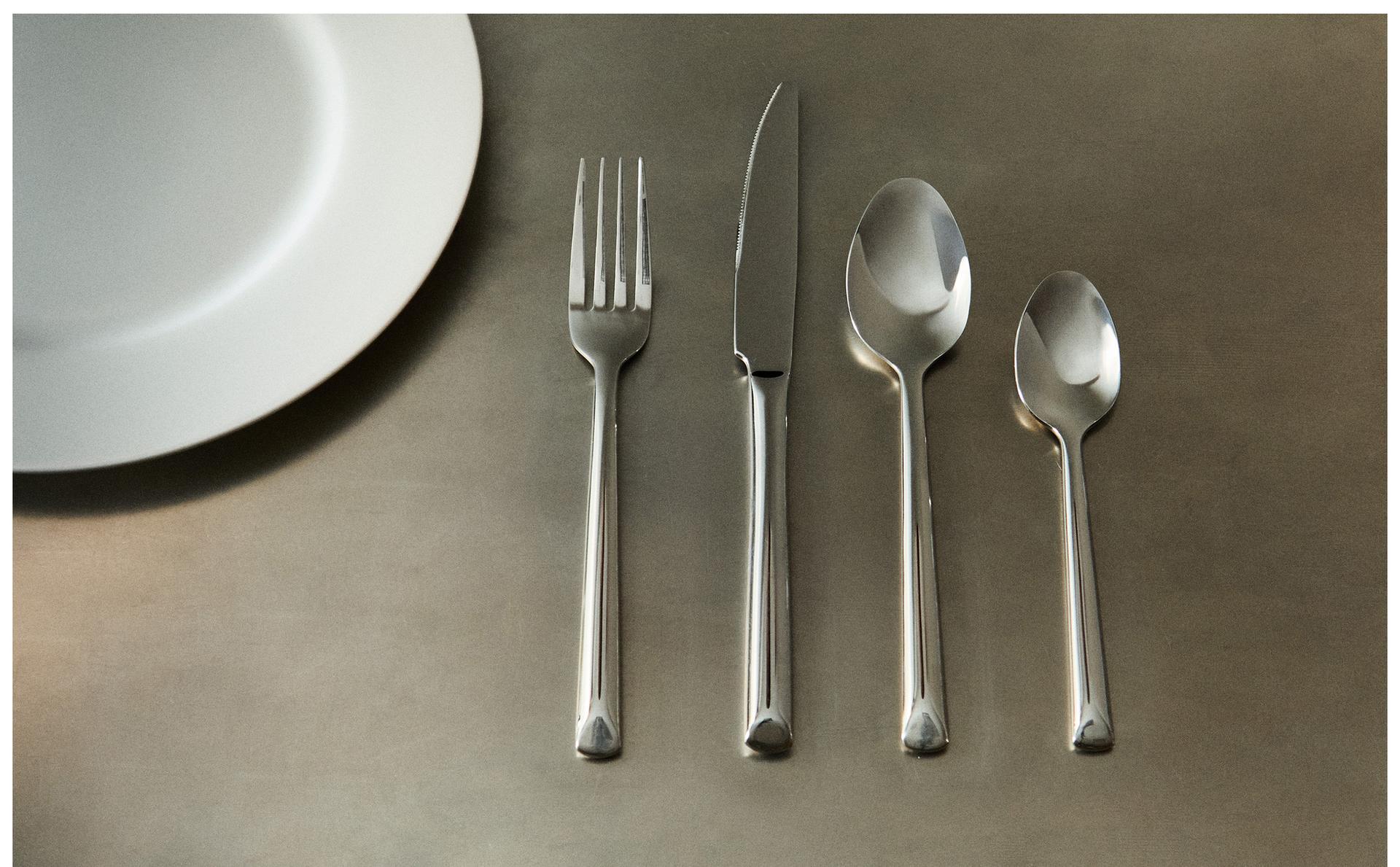 4-PIECE FORGED STEEL CUTLERY SET 4-PIECE FORGED STEEL CUTLERY SET