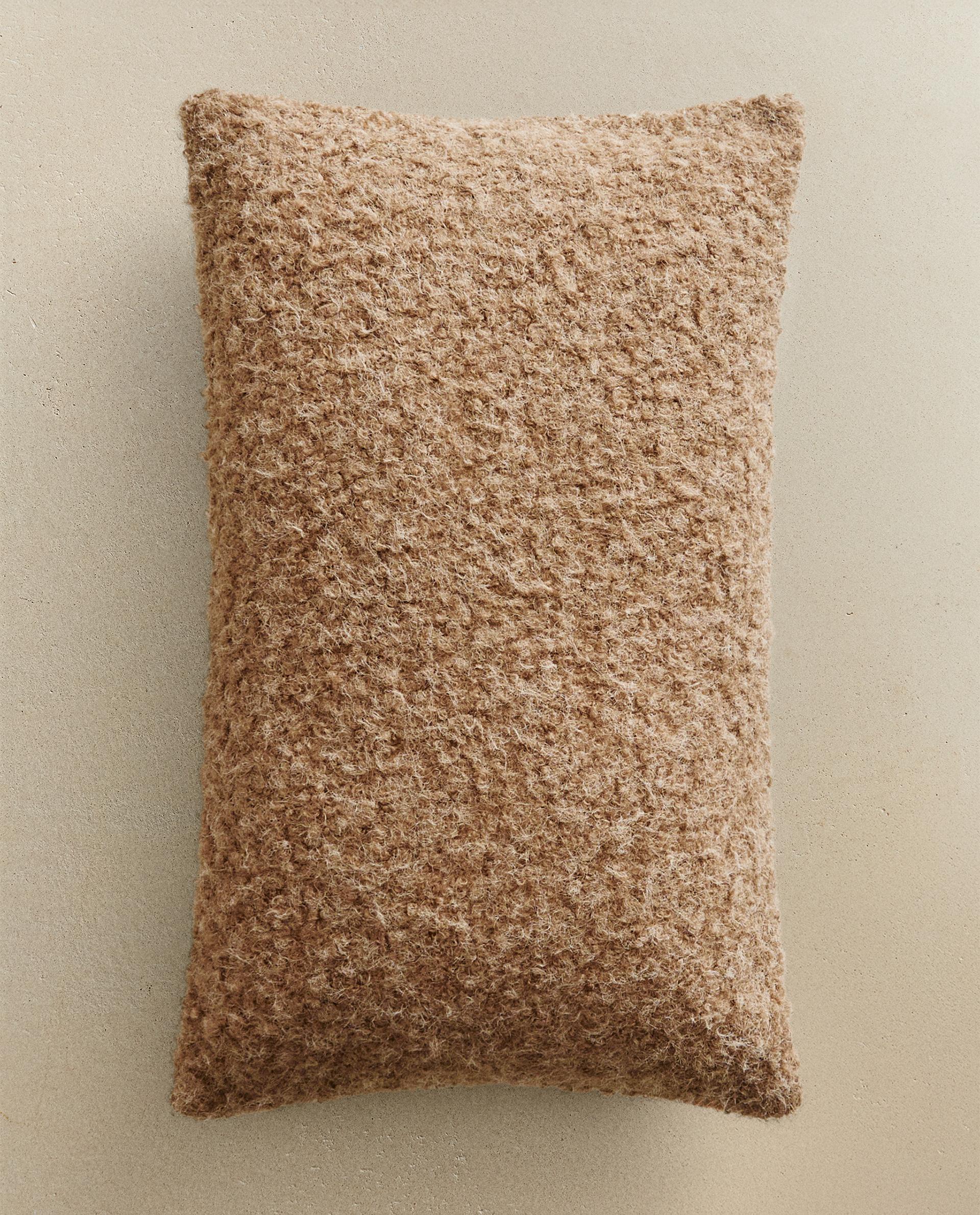 ソファとリビングルームの装飾クッション | Zara Home 日本/Japan