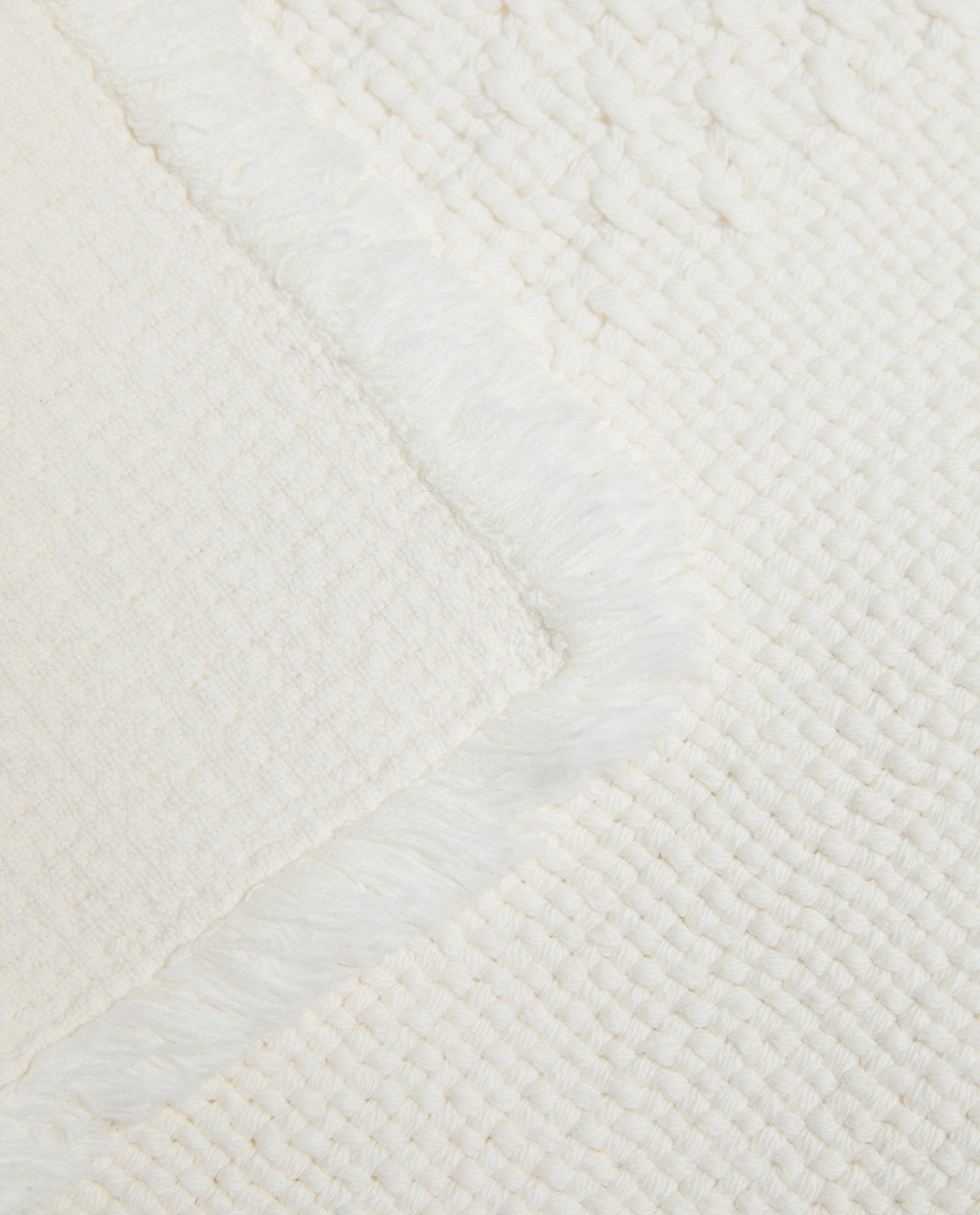 BATH MAT WITH FRAYED EDGES product thumbnail 15