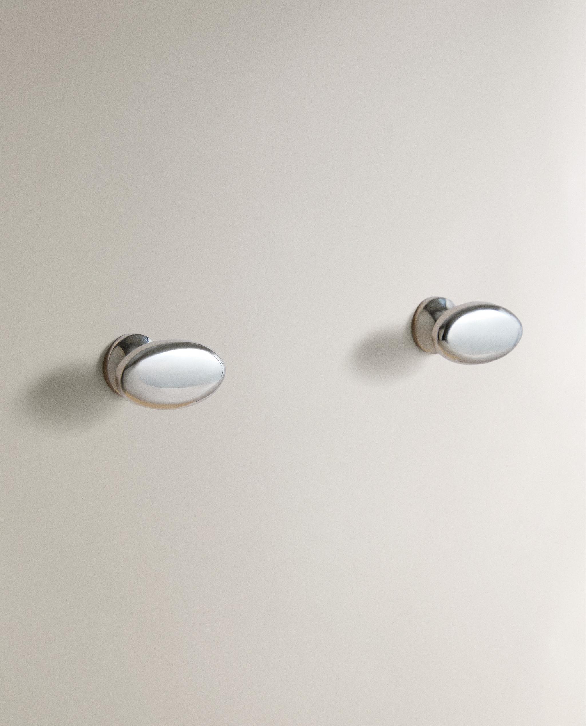 PACK OF OVAL METAL DOOR KNOBS (PACK OF 2) product thumbnail 2