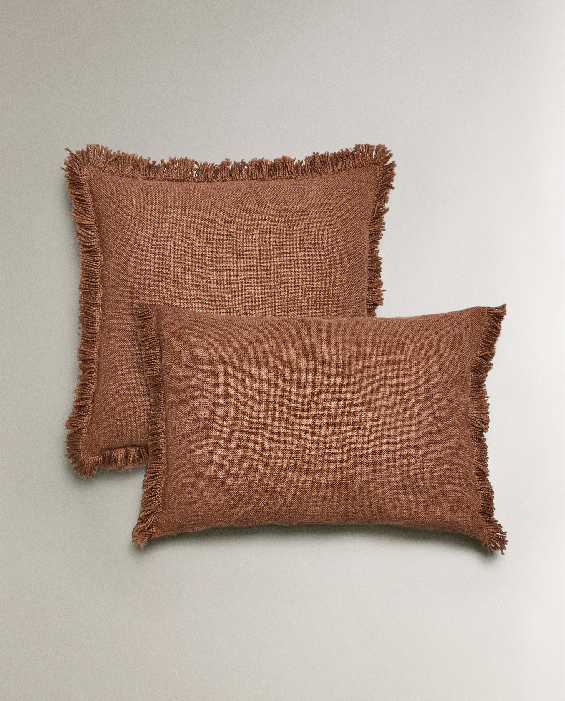 FRINGED CUSHION COVER FRINGED CUSHION COVER