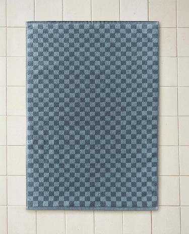 CHEQUERED BATH MAT