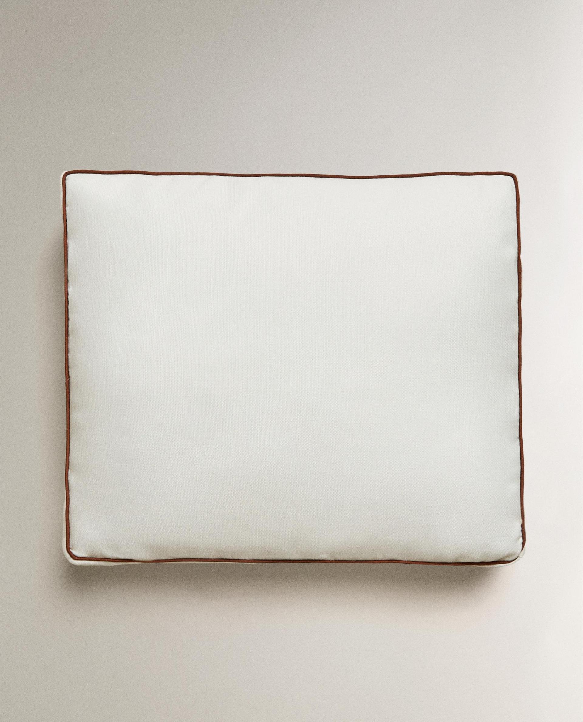 BACK CUSHION WITH PIPING BACK CUSHION WITH PIPING