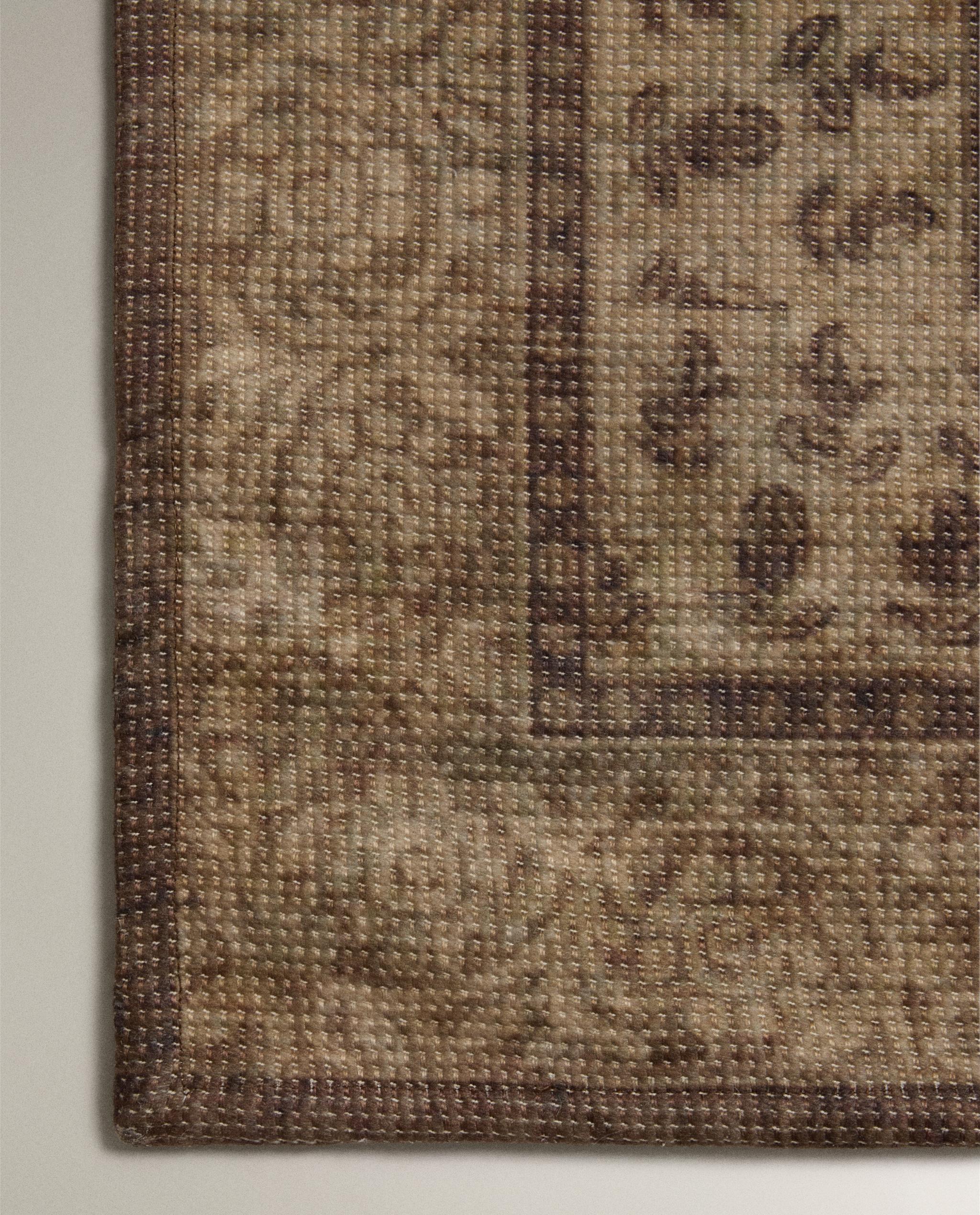 VINTAGE FLORAL RUG product thumbnail 6