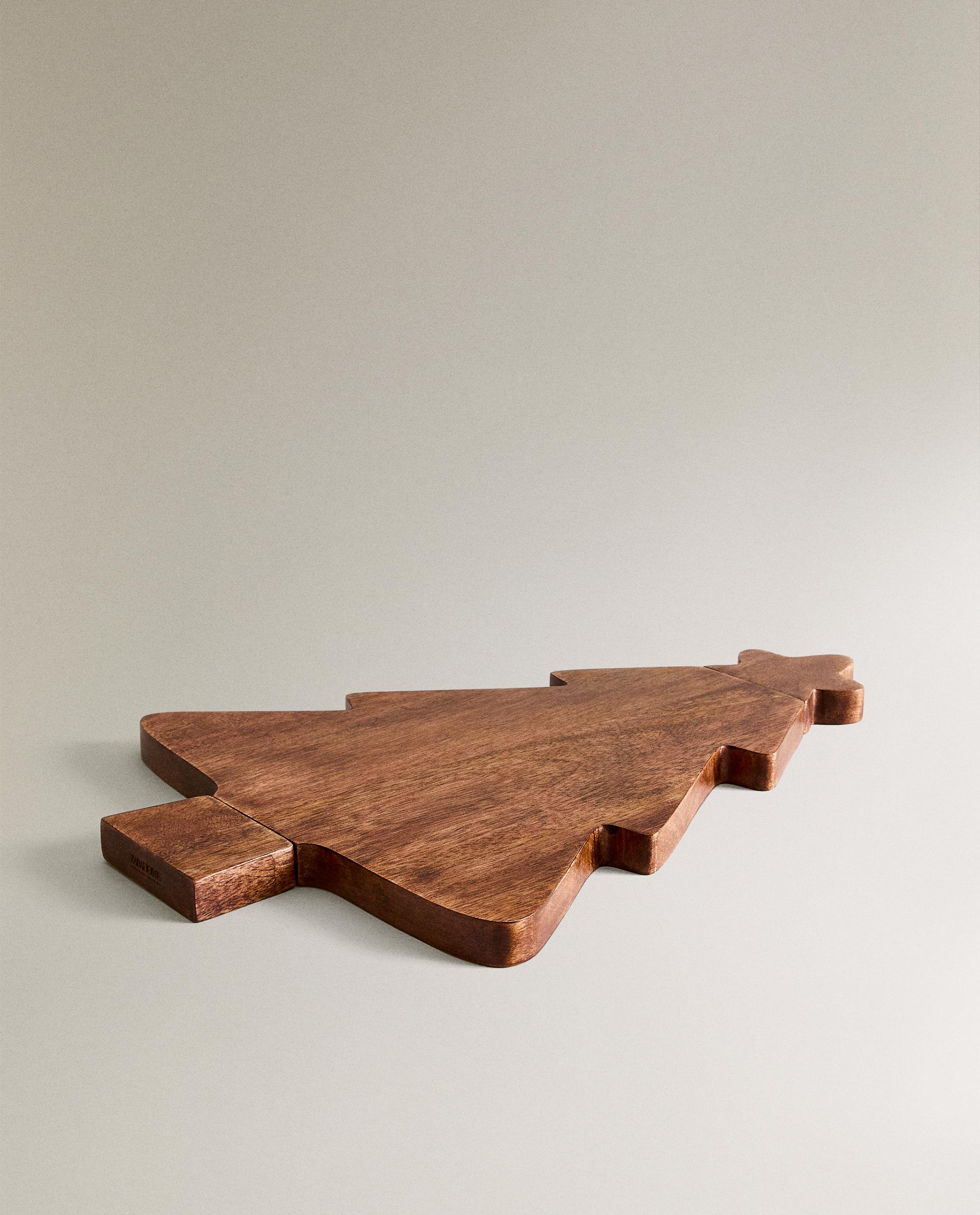 CHRISTMAS FIR TREE CUTTING BOARD WITH KNIVES Zara Home España