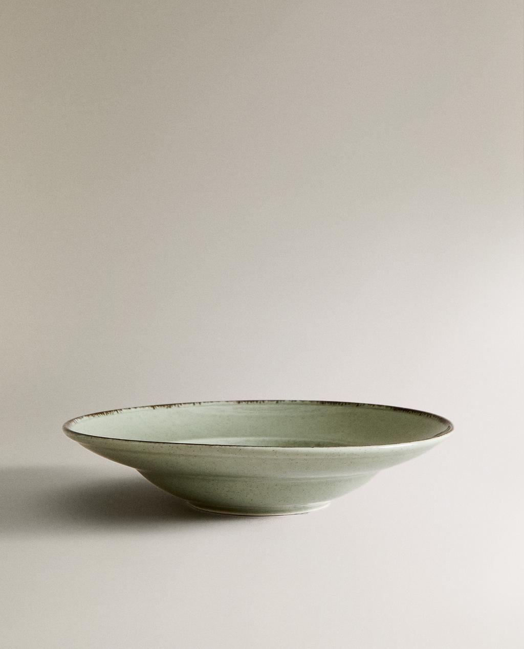 PRATO DE MASSA DE PORCELANA COM BORDA COM ACABAMENTO ANTIG PRATO DE MASSA DE PORCELANA COM BORDA COM ACABAMENTO ANTIG